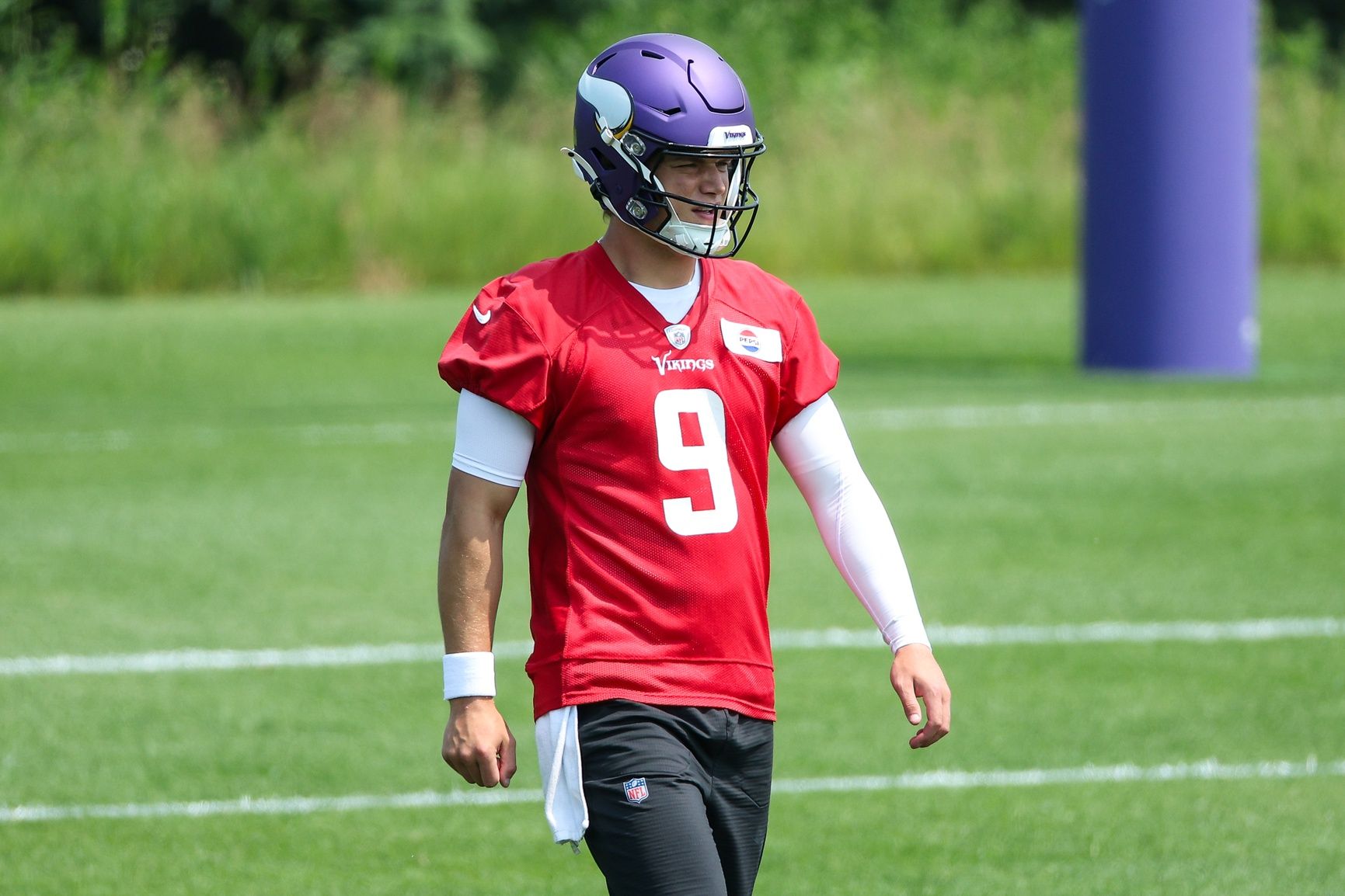Minnesota Vikings quarterback J.J. McCarthy (9) practices during minicamp at the Minnesota Vikings Training Facility.