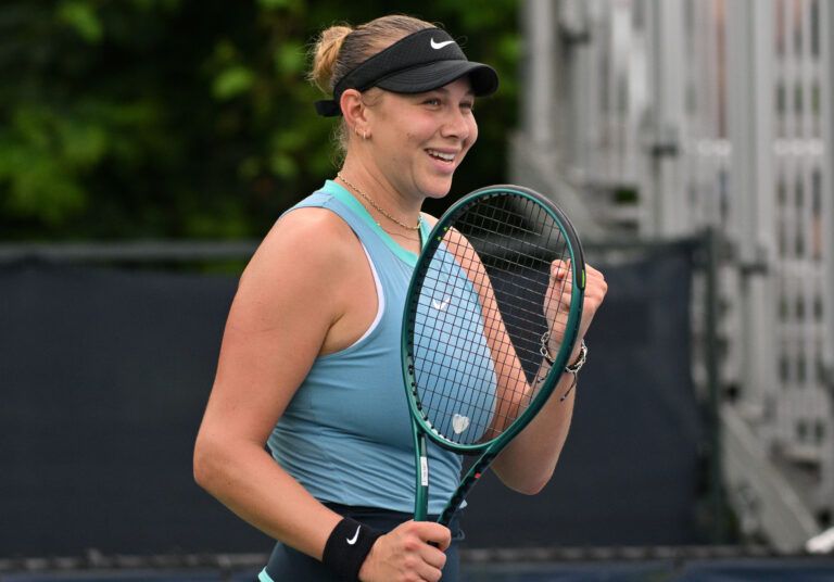 Amanda Anisimova and Zheng Qinwen will lock horns in the semifinals of the Queen's Club Championships