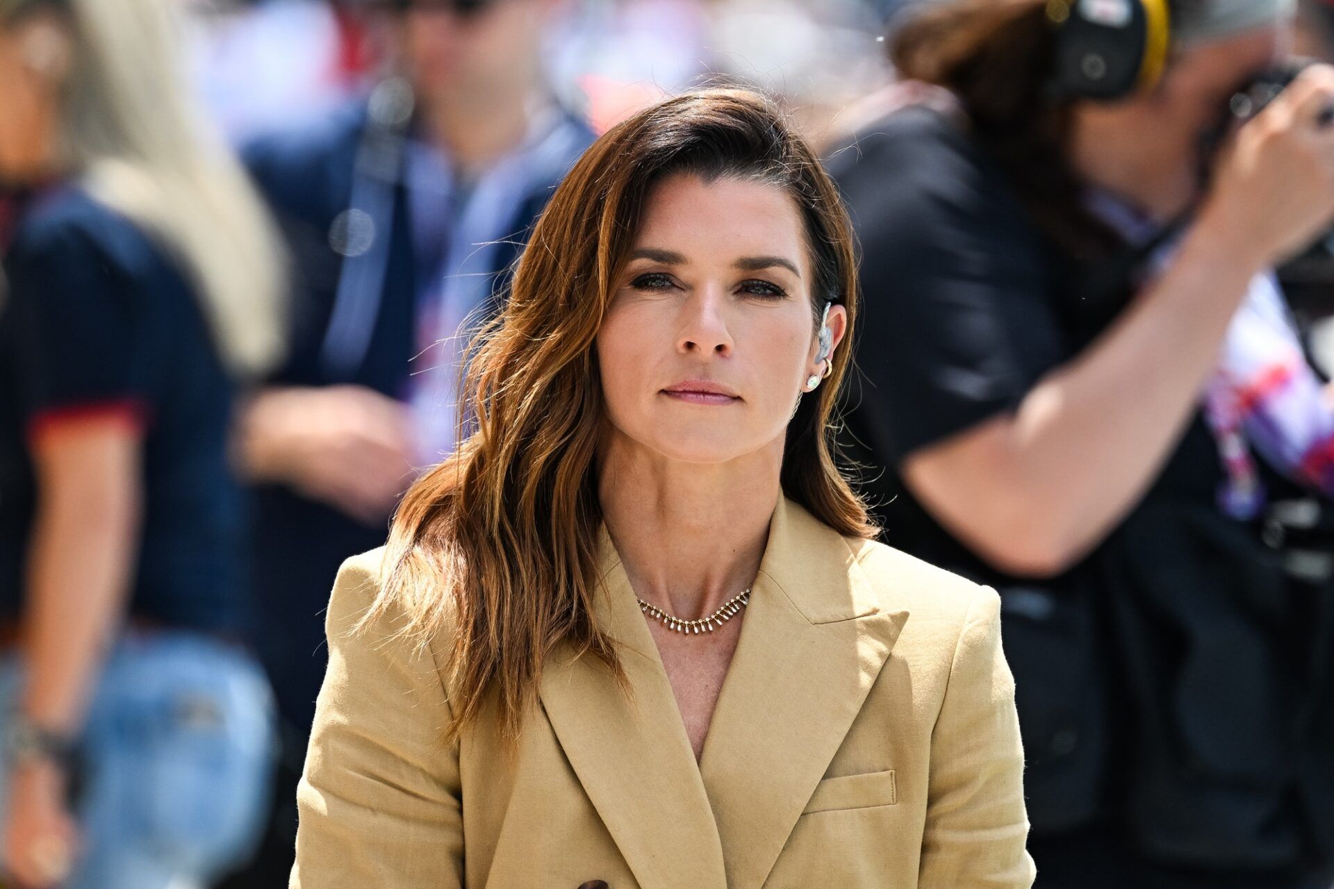 SHOCKING: Aaron Rodgers accuses ex-girlfriend Danica Patrick "Queen of Speed" of being the person who made him unable to date other people or start a family because of the great shock...vannguyen