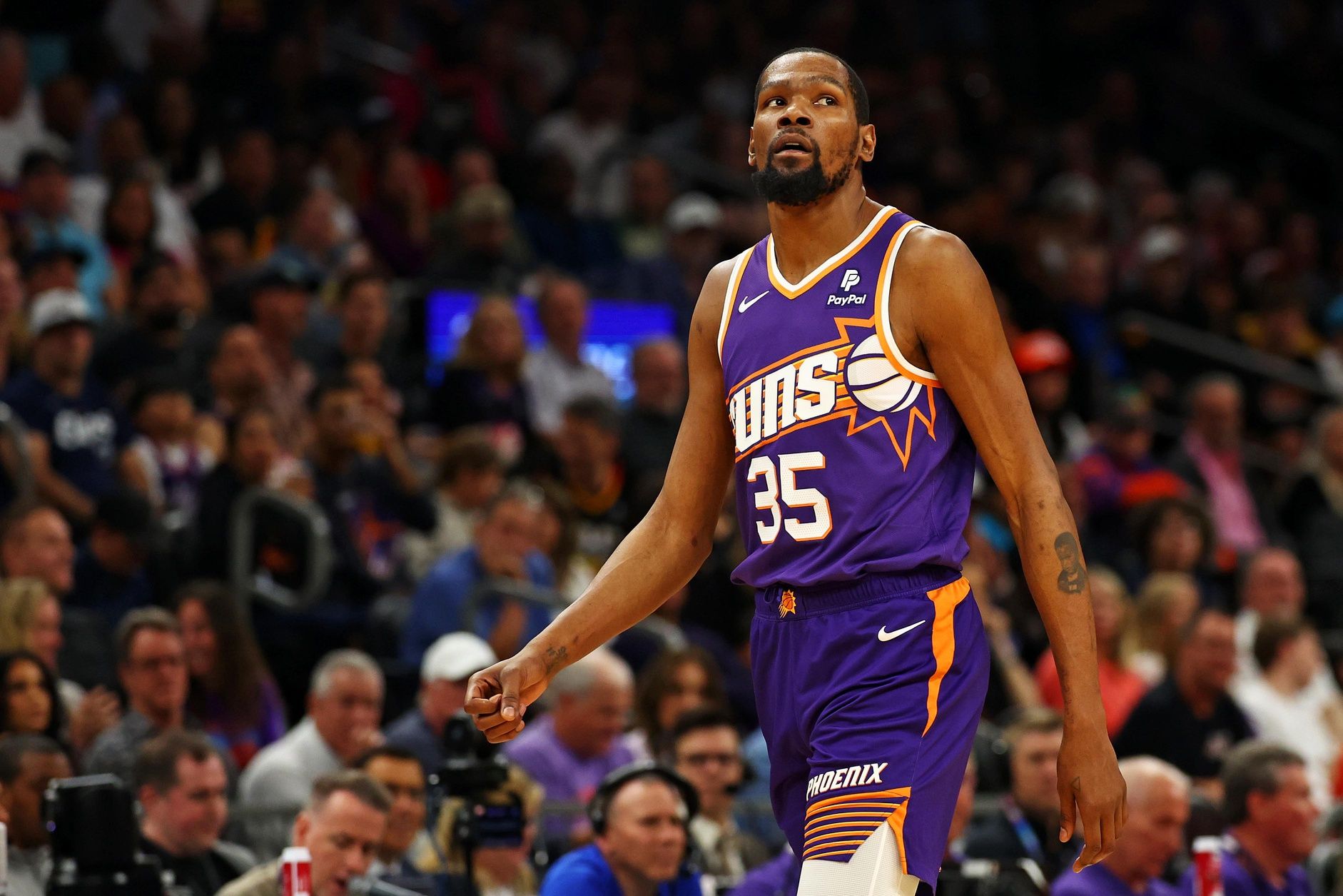 Phoenix Suns forward Kevin Durant (35) walks off the court during the first quarter of the game against the LA Clippers at Footprint Center.