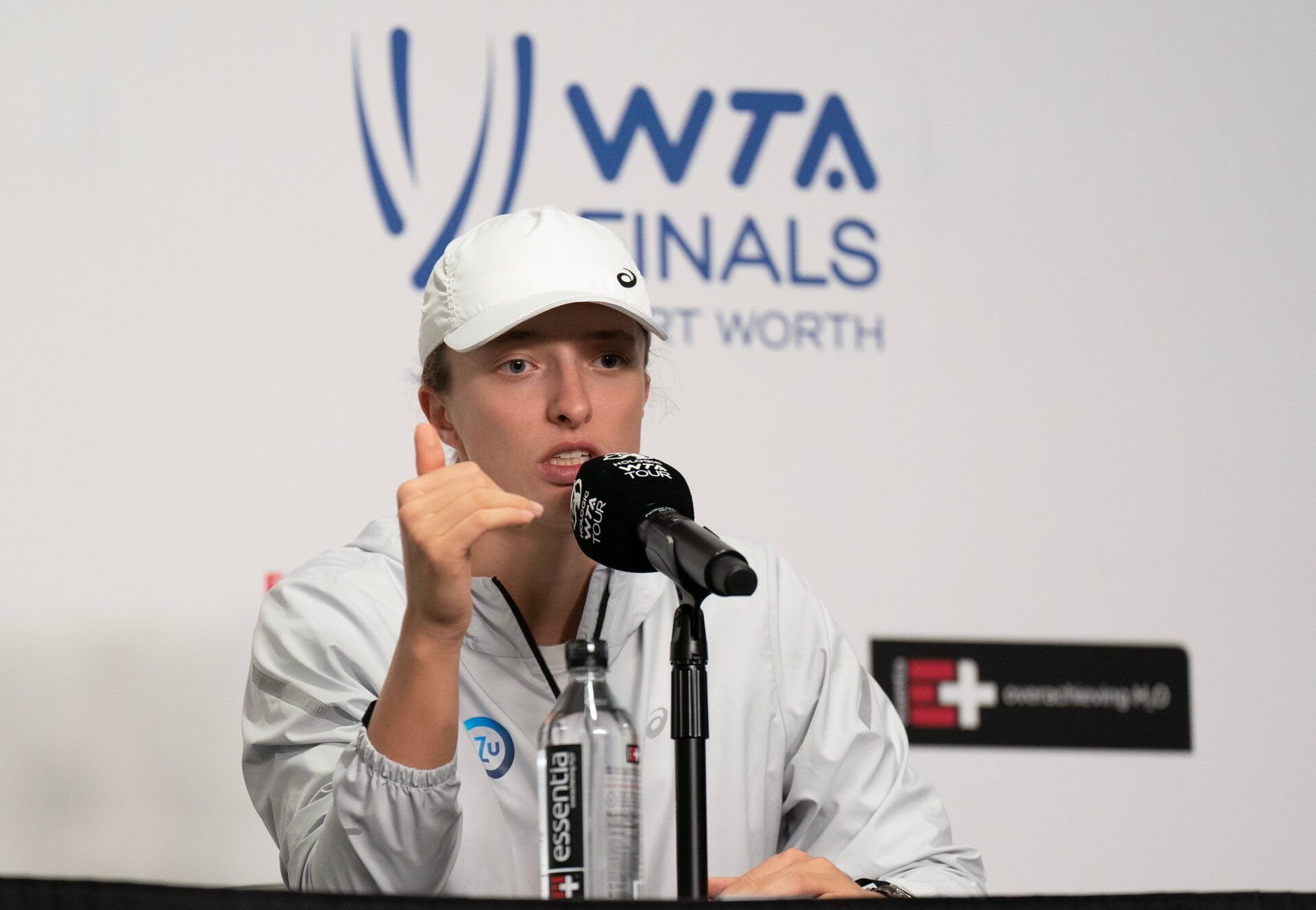 Iga Swiatek (POL) speaks during a press conference after defeating Coco Gauff (USA) on day six of the WTA Finals at Dickies Arena.
