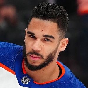 Edmonton Oilers left wing Evander Kane (91) warms up before a game against the Vegas Golden Knights at T-Mobile Arena.