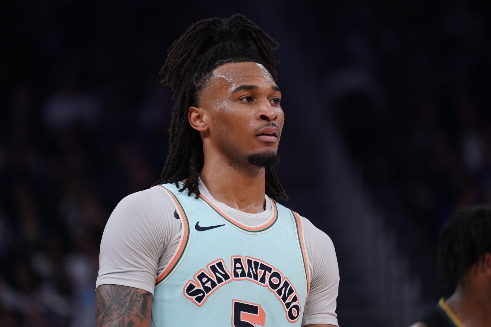 San Antonio Spurs guard Stephon Castle (5) waits for the action to continue against the Golden State Warrios in the second quarter at Chase Center.