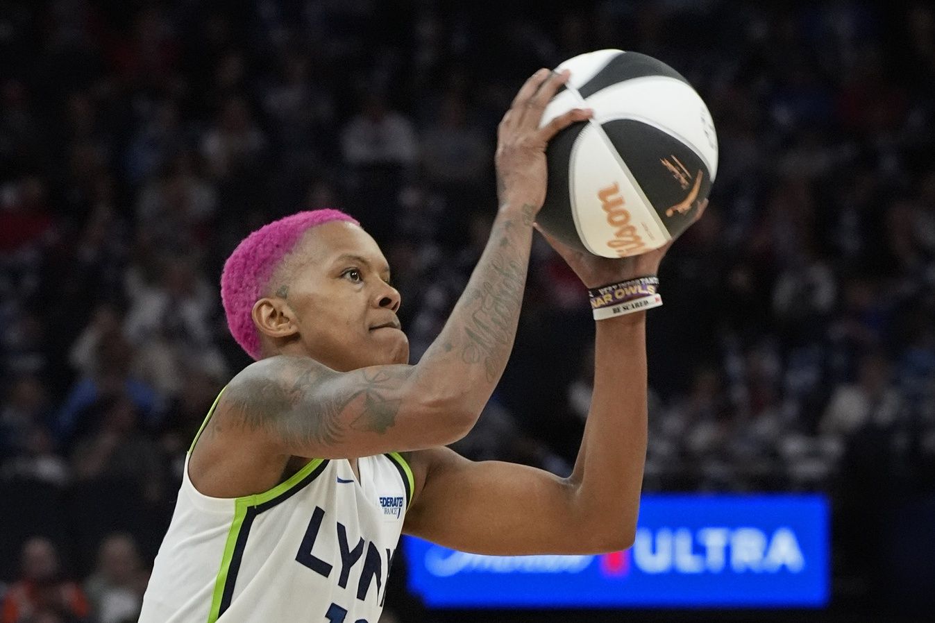 Minnesota Lynx guard Courtney Williams (10) shoots against the Los Angeles Sparks in the third quarter at Target Center.