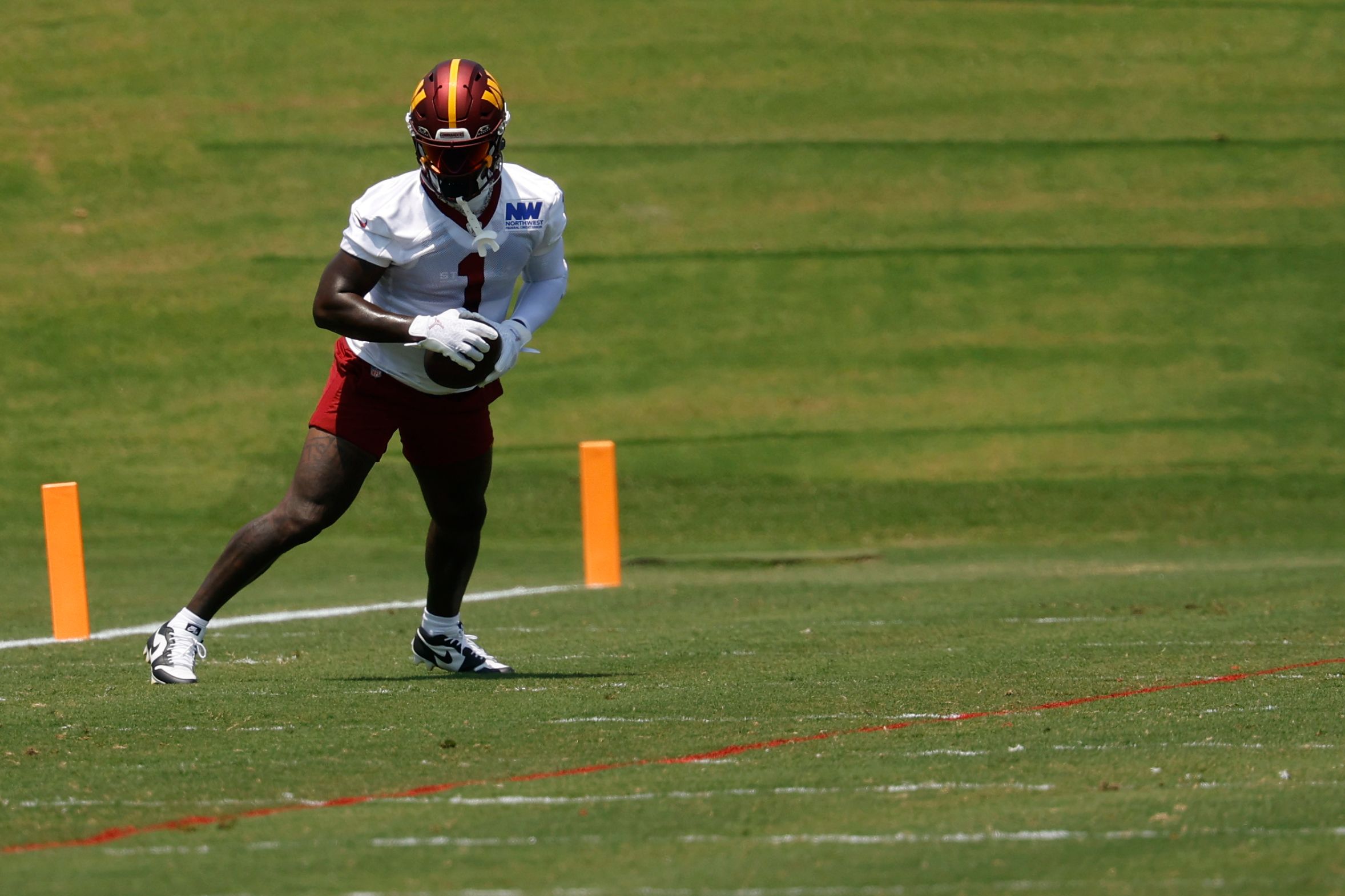 Deebo Samuel Looks Fat And Slow Commanders WR Catches Strays From Deebo Samuel Looks Fat Slow 06 21 25 