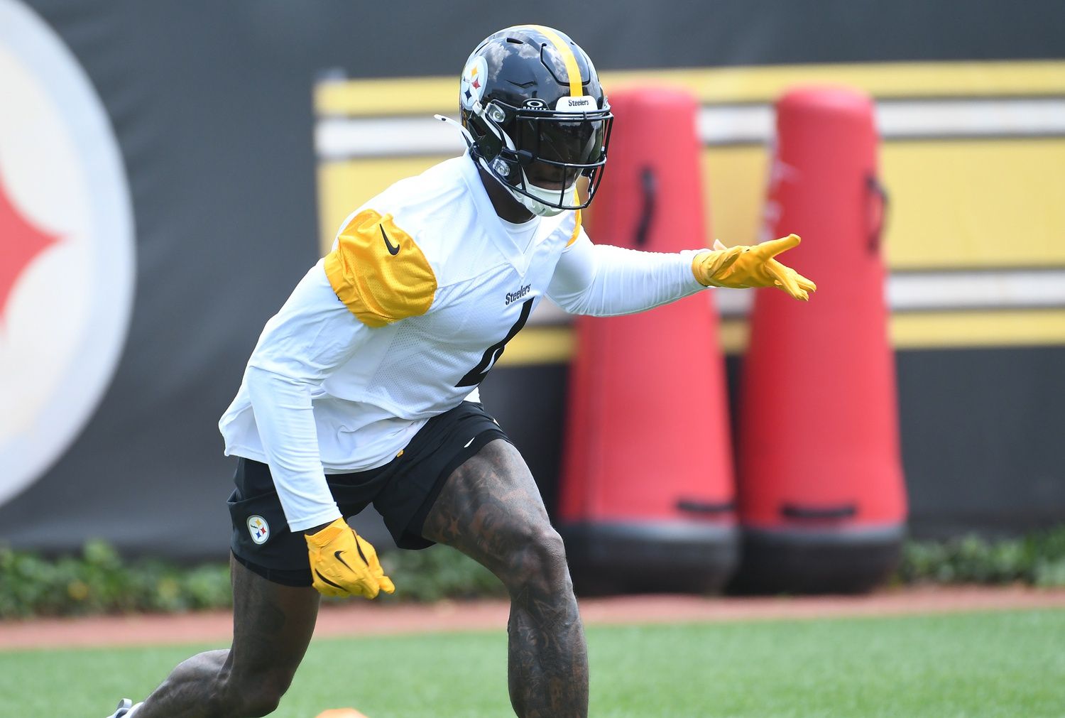Pittsburgh Steelers wide receiver DK Metcalf (4) during minicamp at their South Side facility.