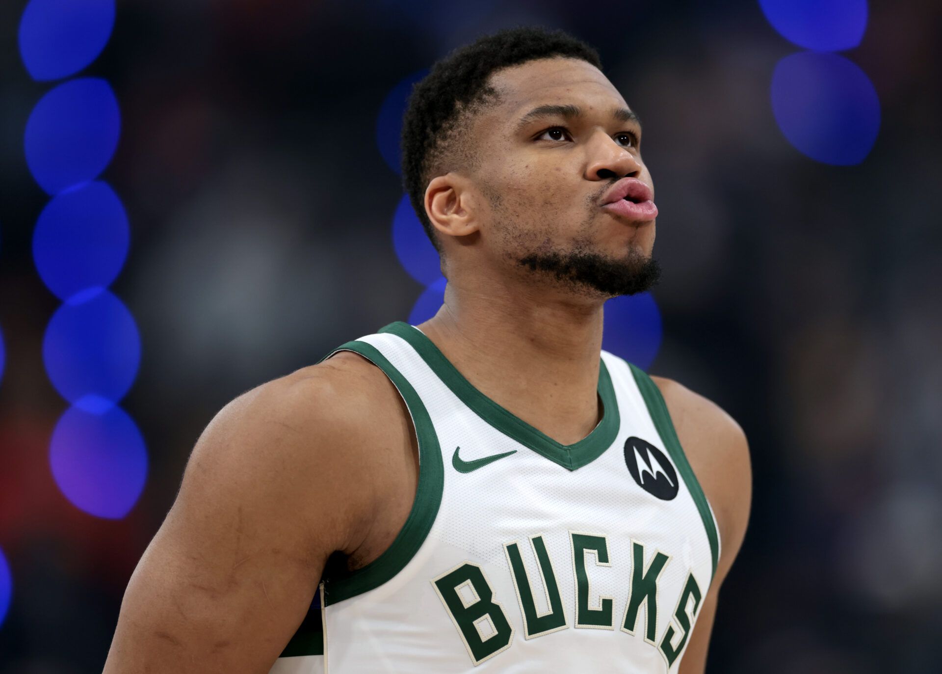 INGLEWOOD, CALIFORNIA - JANUARY 25: Giannis Antetokounmpo #34 of the Milwaukee Bucks reacts as he steps on to the court during a 127-117 loss to the LA Clippers at Intuit Dome on January 25, 2025 in Inglewood, California. NOTE TO USER: User expressly acknowledges and agrees that, by downloading and or using this photograph, User is consenting to the terms and conditions of the Getty Images License Agreement. (Photo by Harry How/Getty Images)