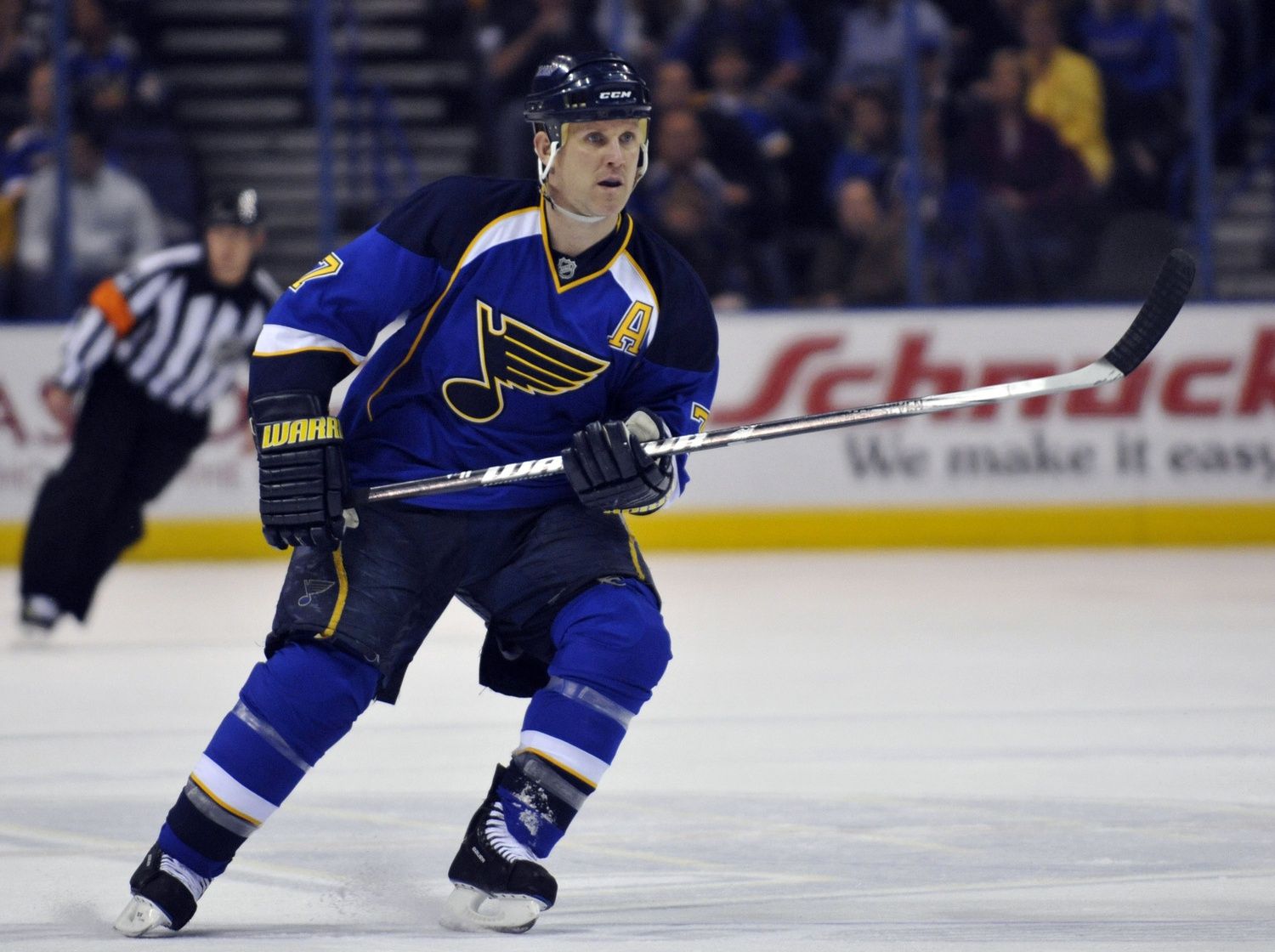 St. Louis Blues left wing Keith Tkachuk (7) skates against the Anaheim Ducks during the first period at the Scottrade Center. Tkachuk has announced that he will retire at the end of the season.