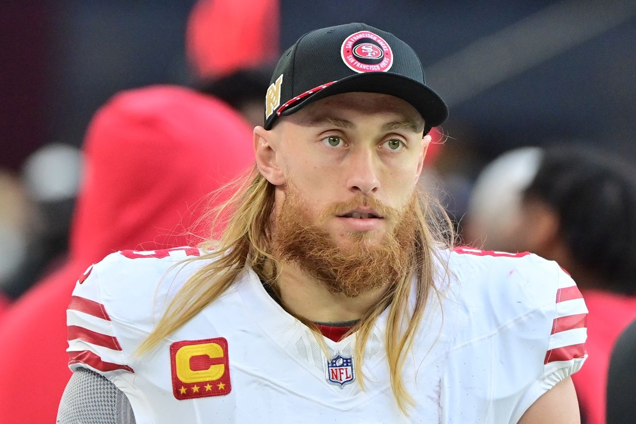 San Francisco 49ers tight end George Kittle (85) looks on in the first half against the Arizona Cardinals at State Farm Stadium.