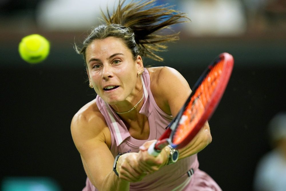 Emma Navarro returns to Donna Vekic on Stadium 2 during their third-round match at the BNP Paribas Open in Indian Wells, Calif., on Monday, March 10, 2025.