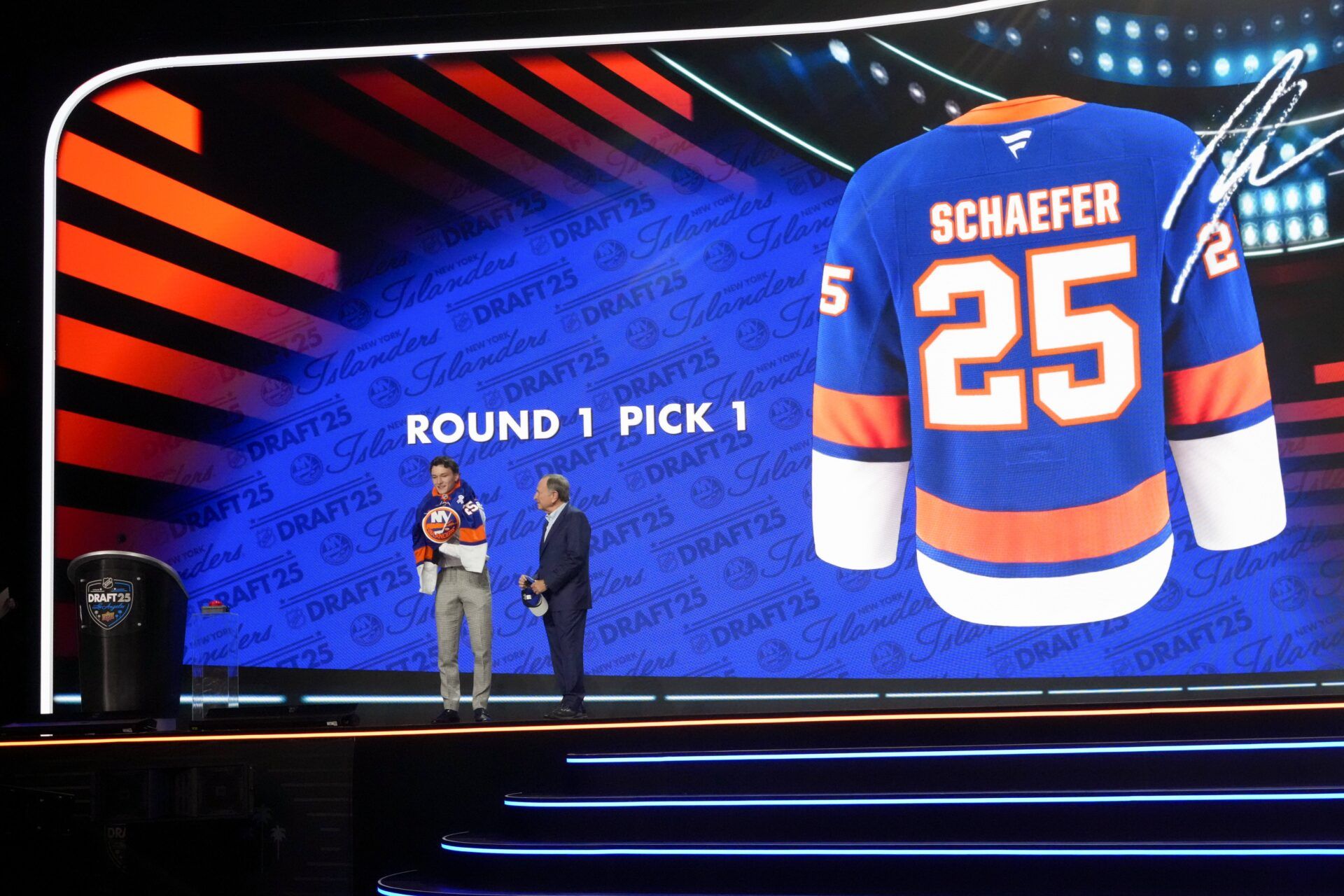 Matthew Schaefer is selected as the first overall pick to the New York Islanders in the first round of the 2025 NHL Draft at Peacock Theater.