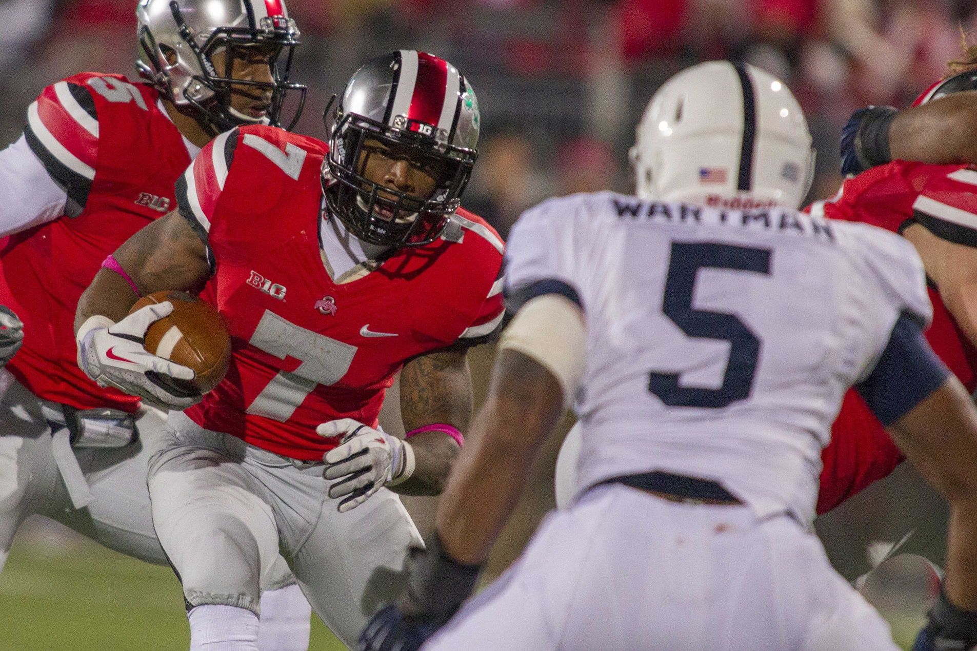 Ohio State Buckeyes running back Rod Smith (7) runs the ball in the third quarter of the game vs the Penn State Nittany Lions at Ohio Stadium.