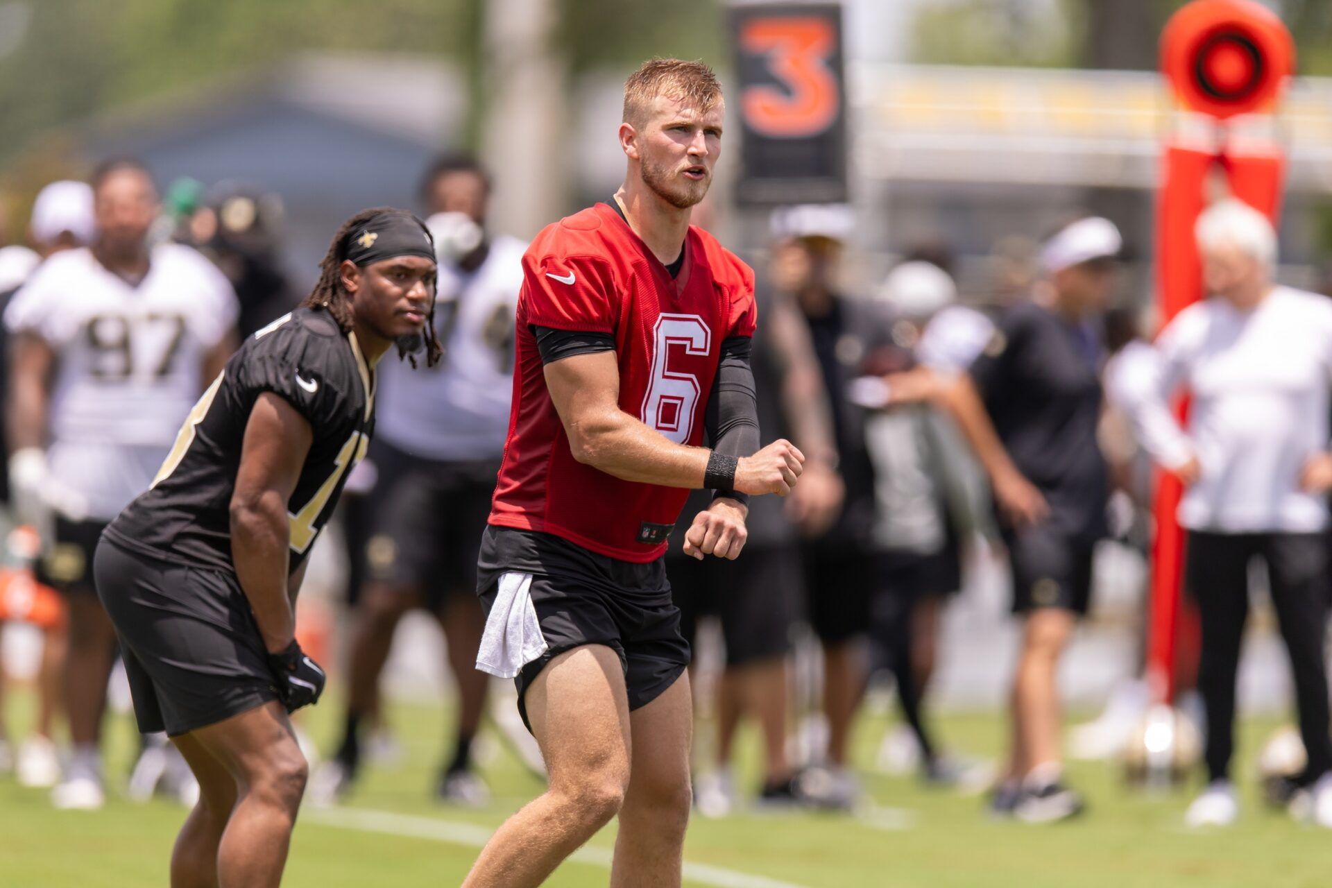 New Orleans Saints quarterback Tyler Shough (6) gives a play call at the line during minicamp at Ochsner Sports Performance Center.