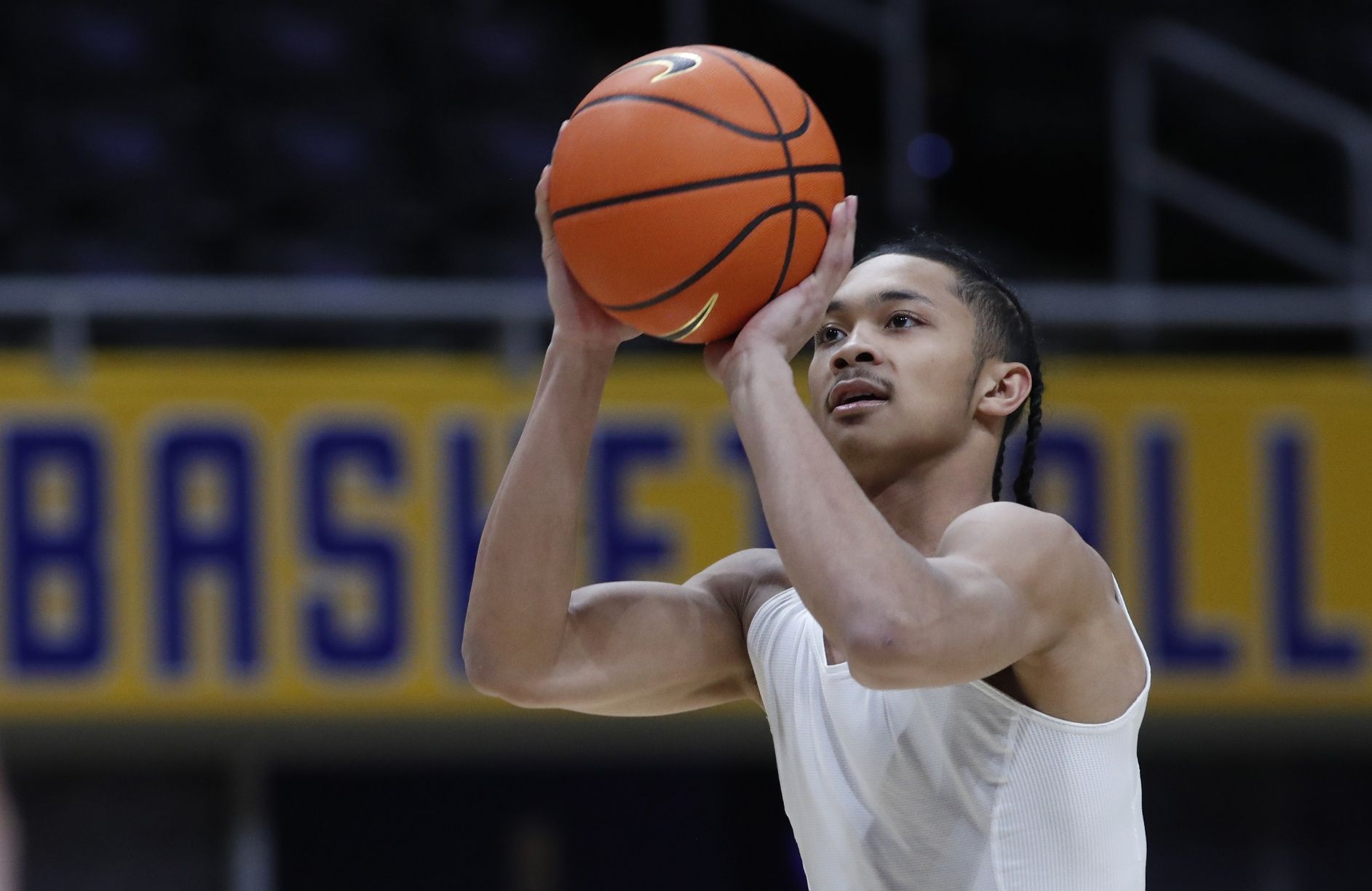 Pittsburgh Panthers guard Jaland Lowe (15) warms up before the game against the Boston College Eagles at the Petersen Events Center.