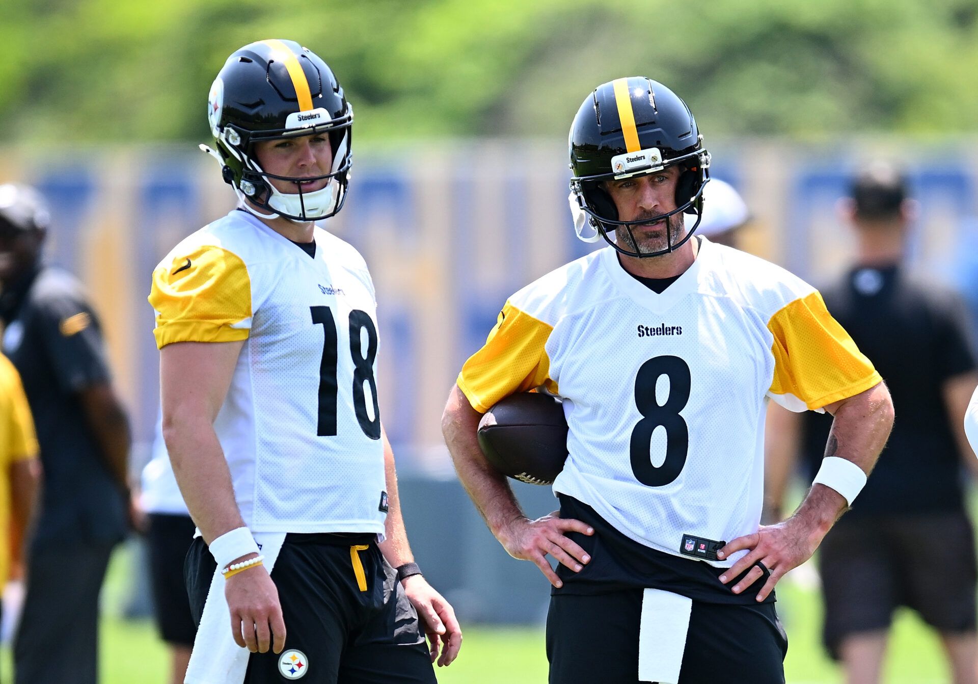 PITTSBURGH, PENNSYLVANIA - JUNE 11: Will Howard #18 and Aaron Rodgers #8 of the Pittsburgh Steelers look on during Minicamp at UPMC Rooney Sports Complex on June 11, 2025 in Pittsburgh, Pennsylvania. (Photo by Joe Sargent/Getty Images)