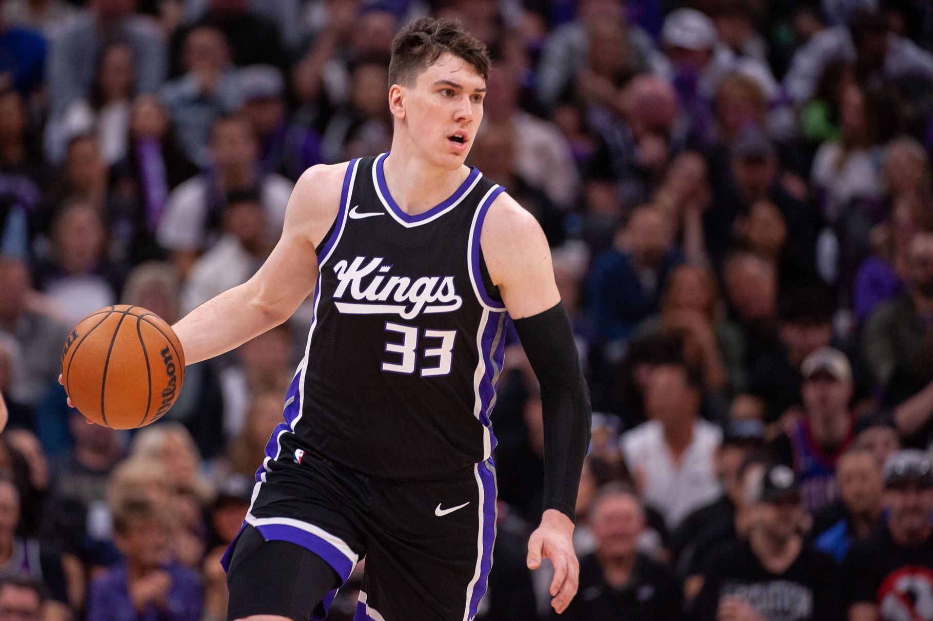NBA Insider Reveals Lakers Faced a ‘Bidding War’ Against Several Teams for Jake LaRavia Before $12 Million Agreement. IMAGN