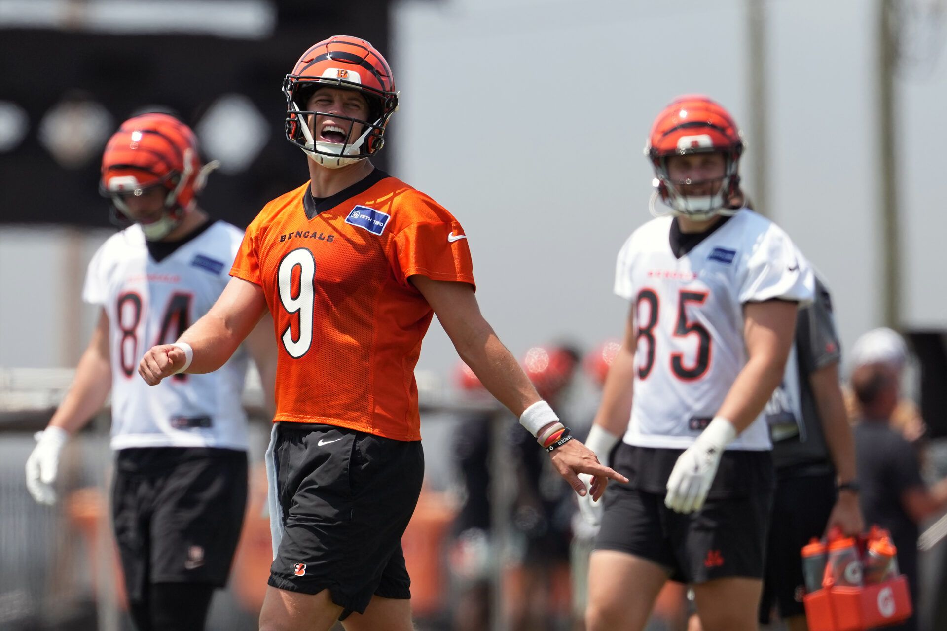 WATCH Joe Burrow Goes Viral for Calling Out Teammates in Fiery