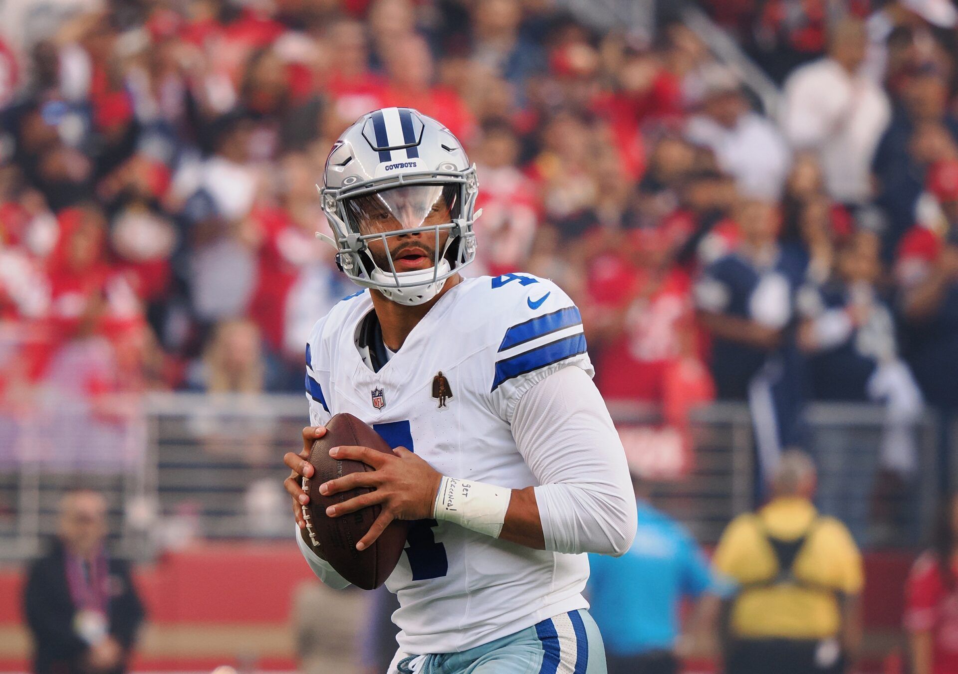Dallas Cowboys quarterback Dak Prescott (4) warms up before the game against the San Francisco 49ers at Levi's Stadium.