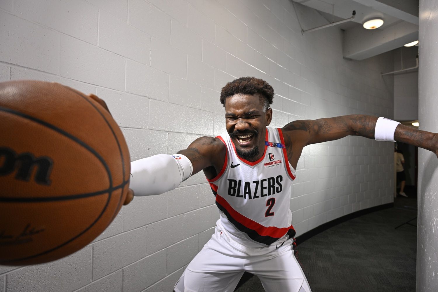 Portland Trail Blazers center Deandre Ayton (2).