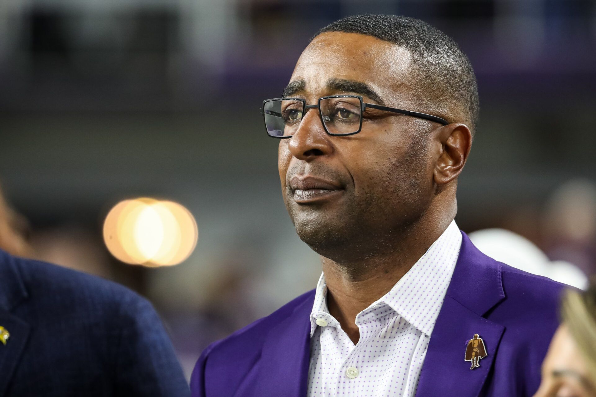 Hall of Fame wide receiver and Minnesota Viking former player Cris Carter looks on prior to a game between the Vikings and the Green Bay Packers at U.S. Bank Stadium.