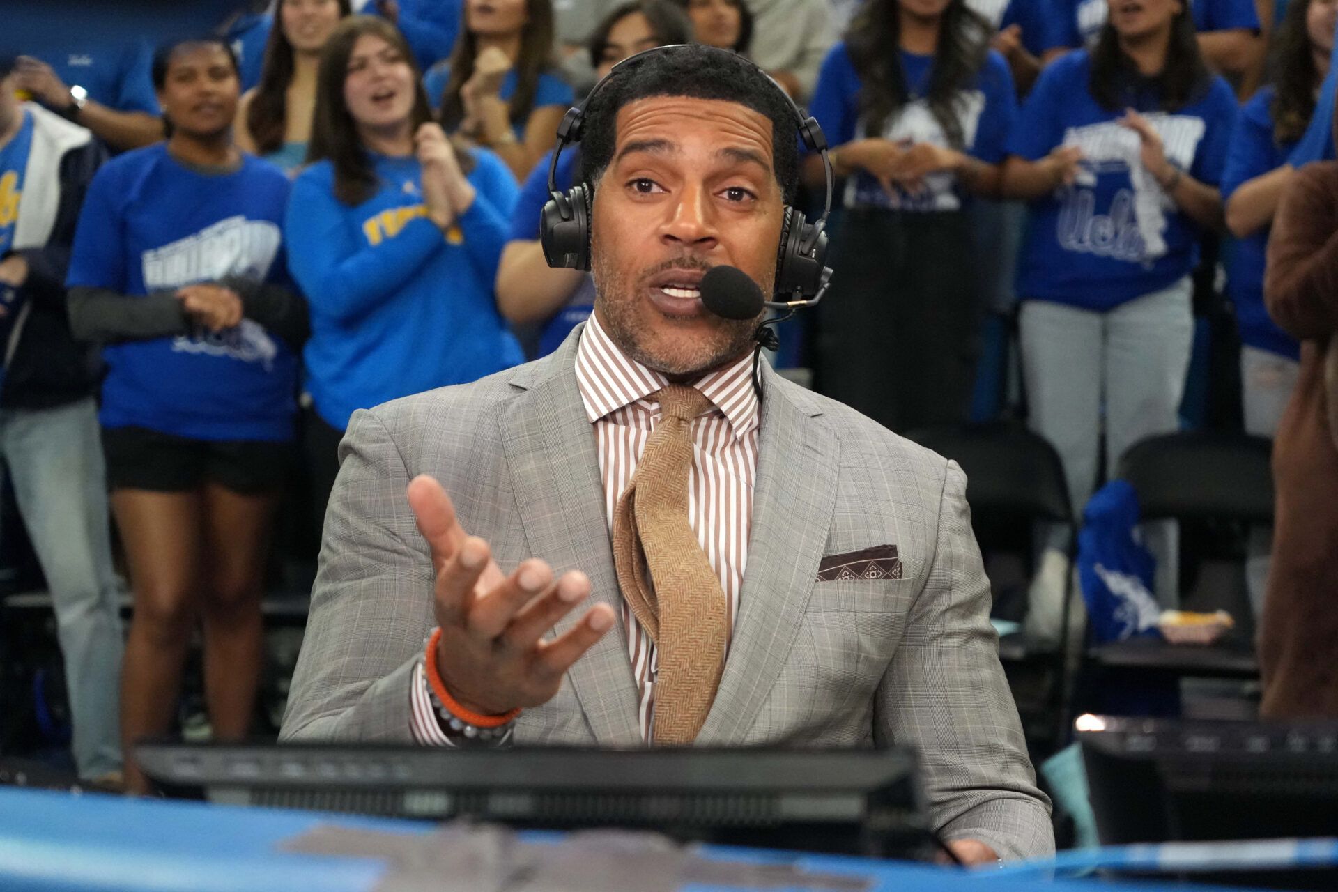 Fox Sports analyst Jim Jackson during a game between the UCLA Bruins and the Southern California Trojans at Pauley Pavilion presented by Wescom.