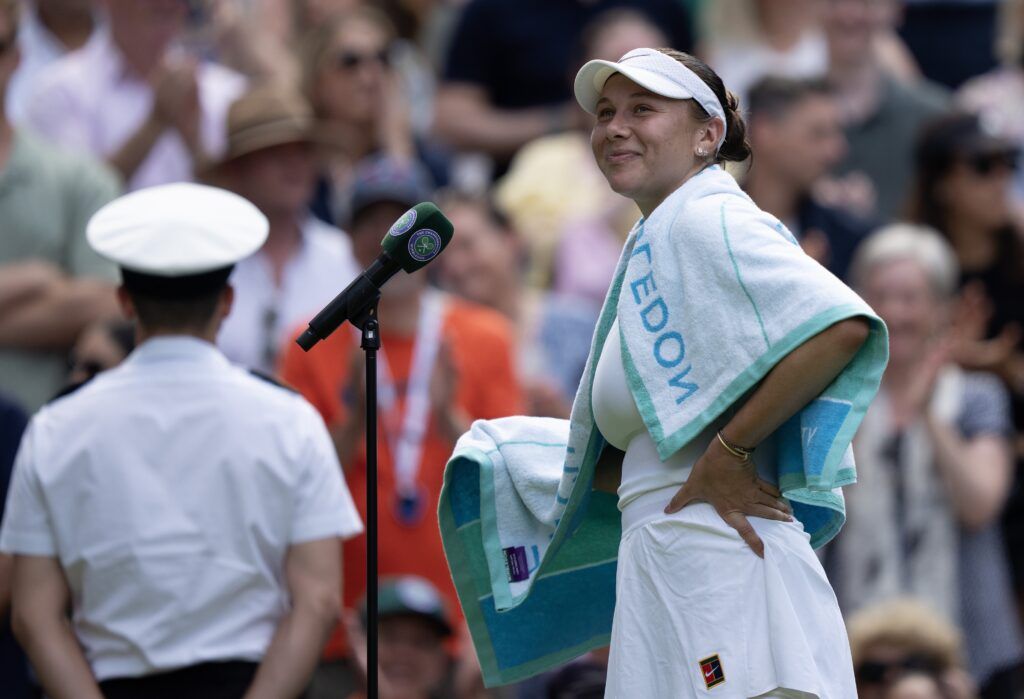 Amanda Anisimova concentrée en finale de Wimbledon 2025