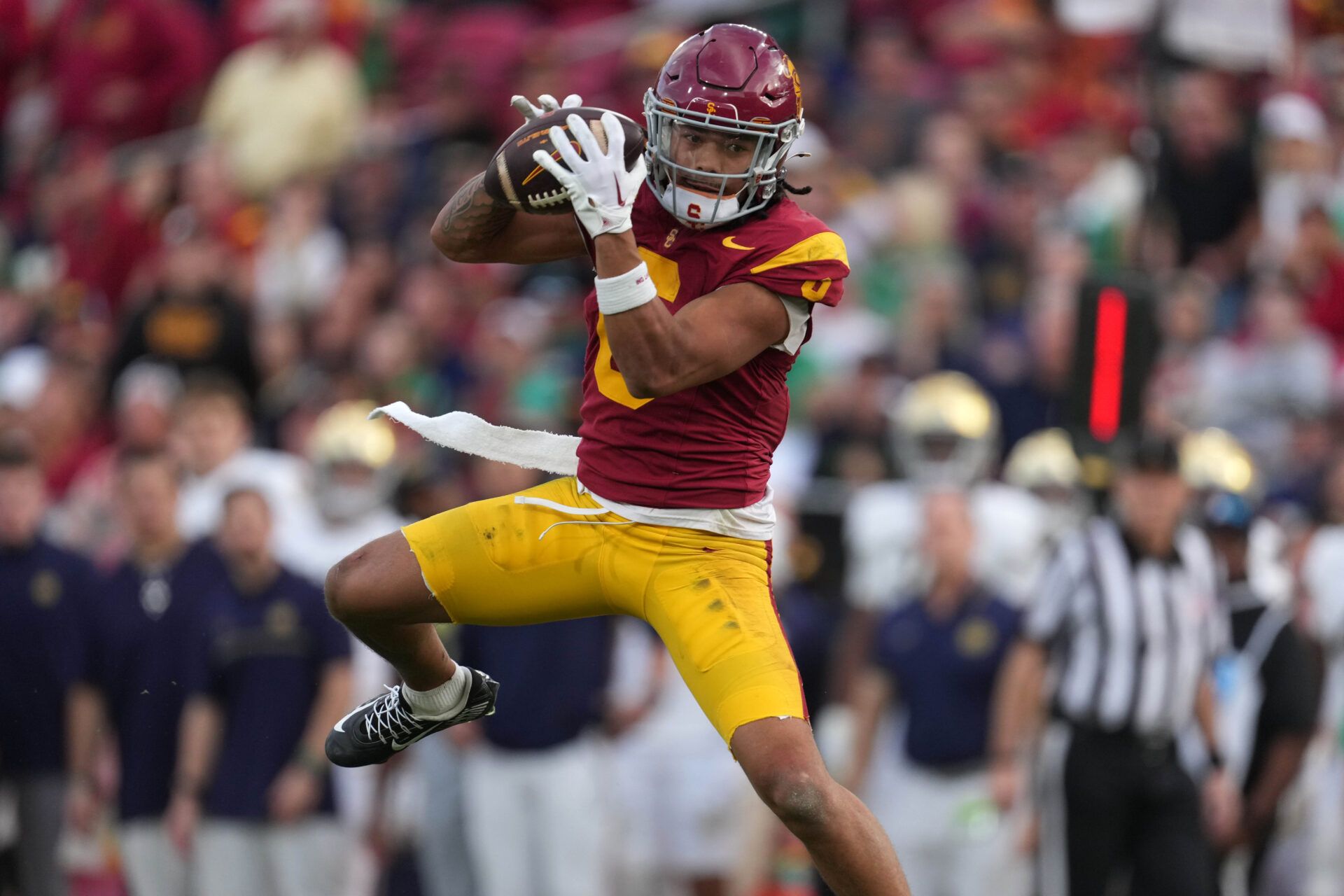 Southern California Trojans wide receiver Makai Lemon (6) catches the ball against the Notre Dame Fighting Irish in the second half at United Airlines Field at Los Angeles Memorial Coliseum.