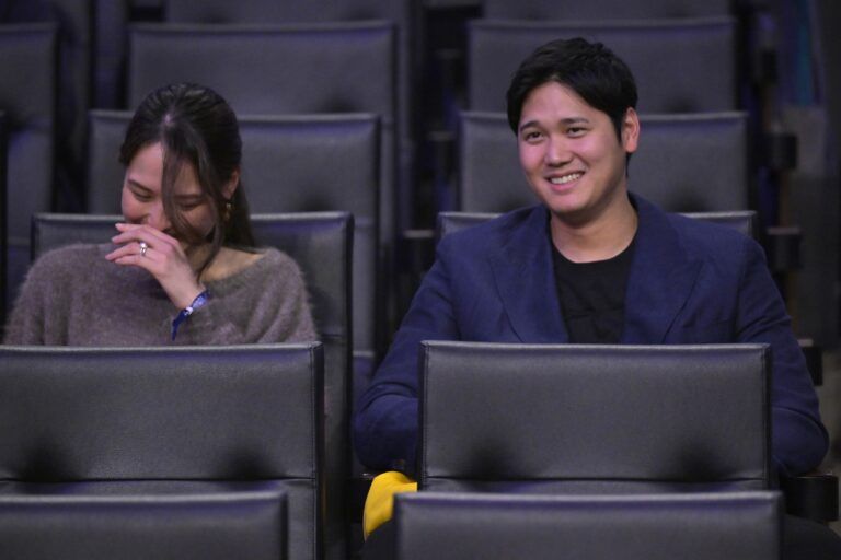 Los Angeles Dodgers Shohei Ohtani (17) and his wife Mamiko Tanaka attends the game between the Los Angeles Lakers and the Portland Trail Blazers at Crypto.com Arena.