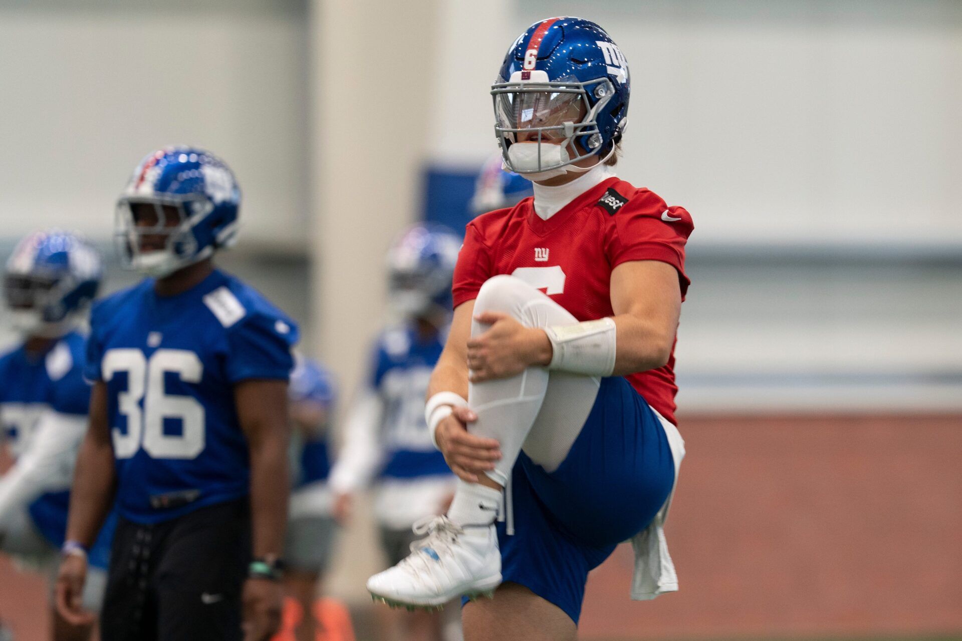 New York Giants quarterback Jaxson Dart (6) warms up during Mandatory Minicamp at Quest Diagnostics Giants Training Center in East Rutherford on Tuesday, June 17, 2025.
