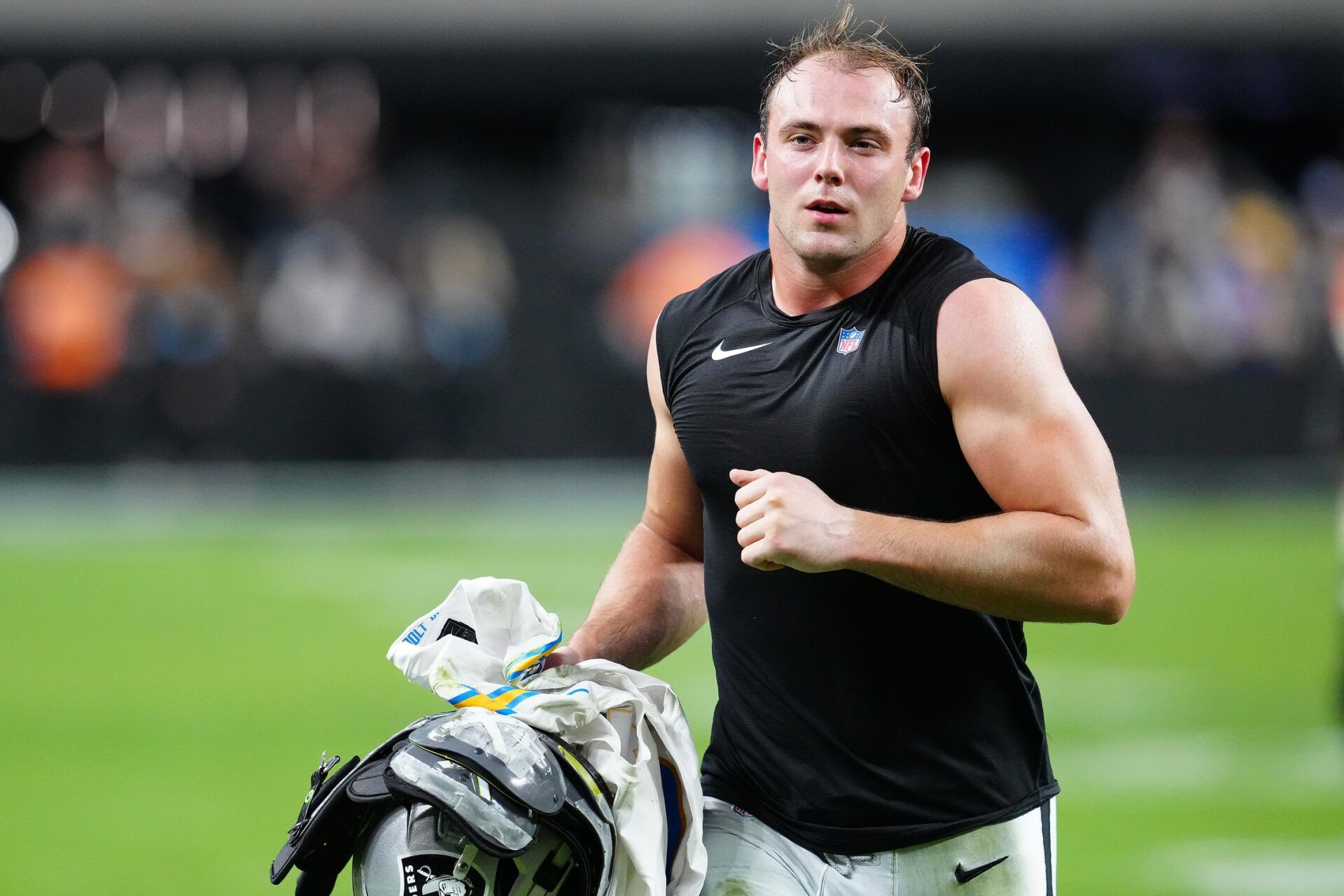 Las Vegas Raiders tight end Brock Bowers (89) jogs off the field after the Raiders were defeated by the Los Angeles Chargers 34-20 at Allegiant Stadium.
