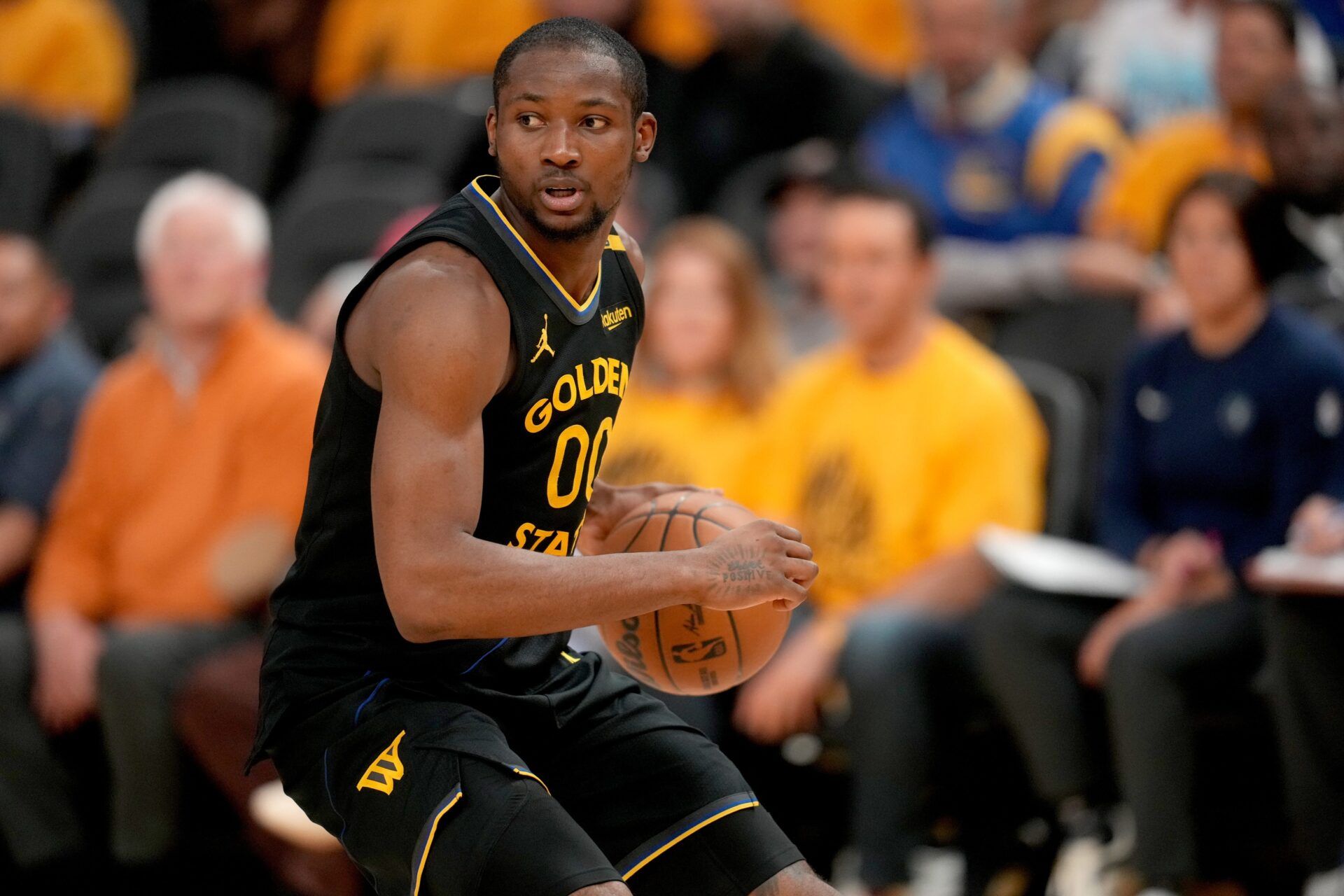 Golden State Warriors forward Jonathan Kuminga (00) holds onto the ball against the Minnesota Timberwolves in the fourth quarter during game four of the second round for the 2025 NBA Playoffs at Chase Center.