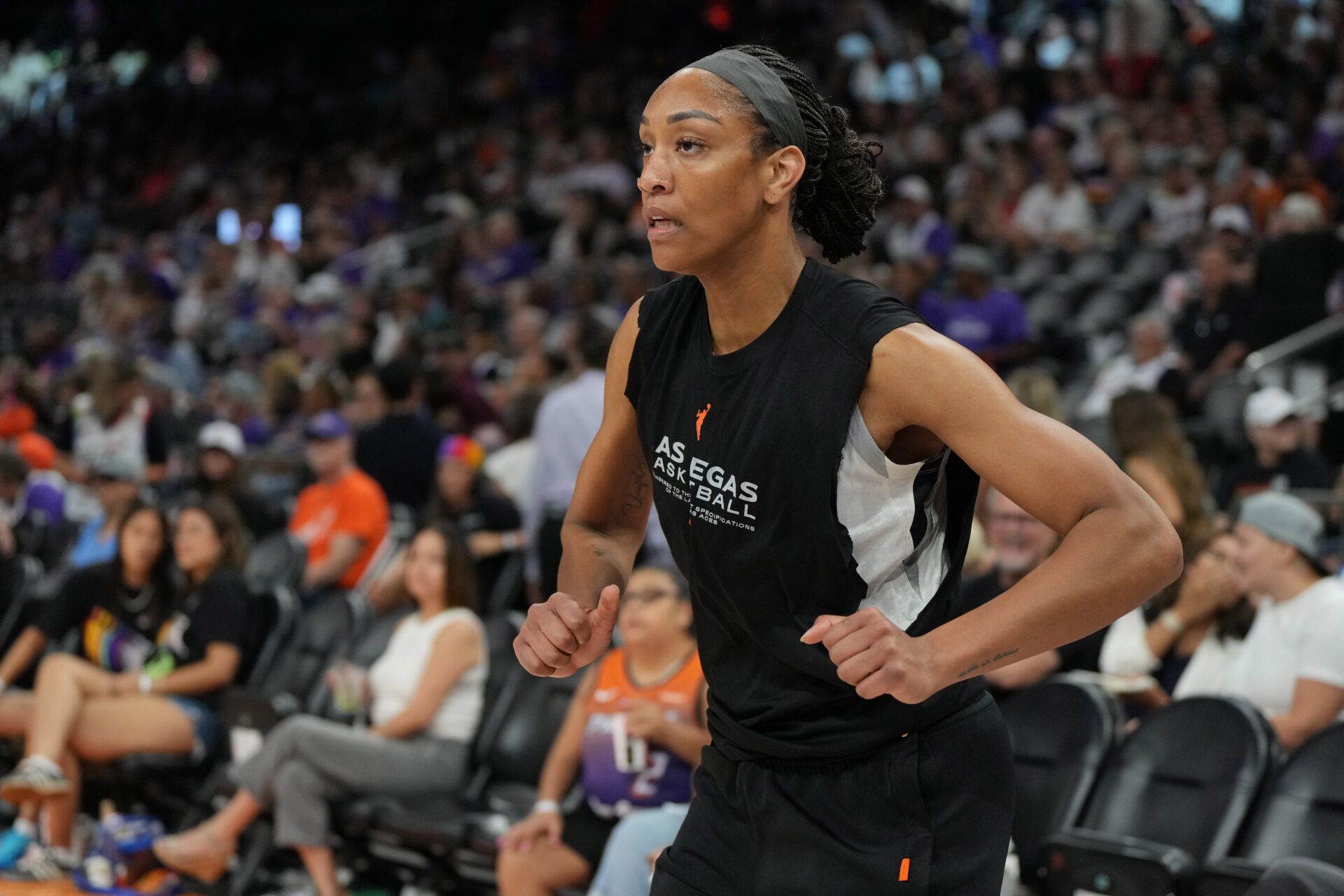 Las Vegas Aces center A'ja Wilson (22) warms up before a game against the Phoenix Mercury at Footprint Center.