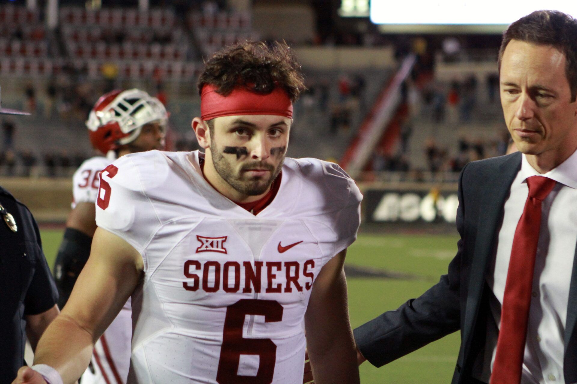 Oklahoma Sooners quarterback Baker Mayfield (6) leaves the field after the game with the Texas Tech Red Raiders at Jones AT&T Stadium. Oklahoma defeated Texas Tech 66-59.