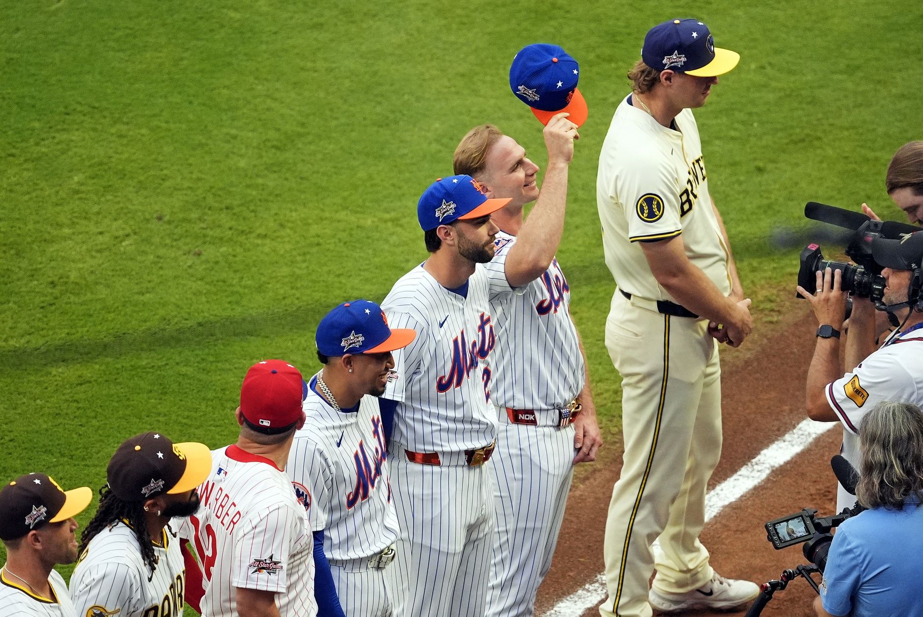 National League first baseman Pete Alonso (20) of the New York Mets is introduced before the 2025 MLB All Star Game at Truist Park.