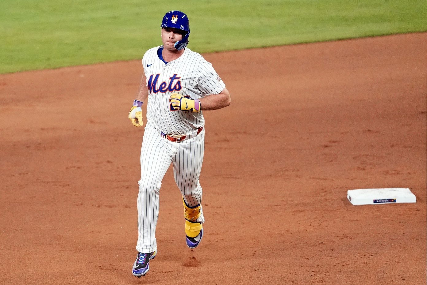 National League first baseman Pete Alonso (20) of the New York Mets hits a three run home run during the sixth inning during the 2025 MLB All Star Game at Truist Park.