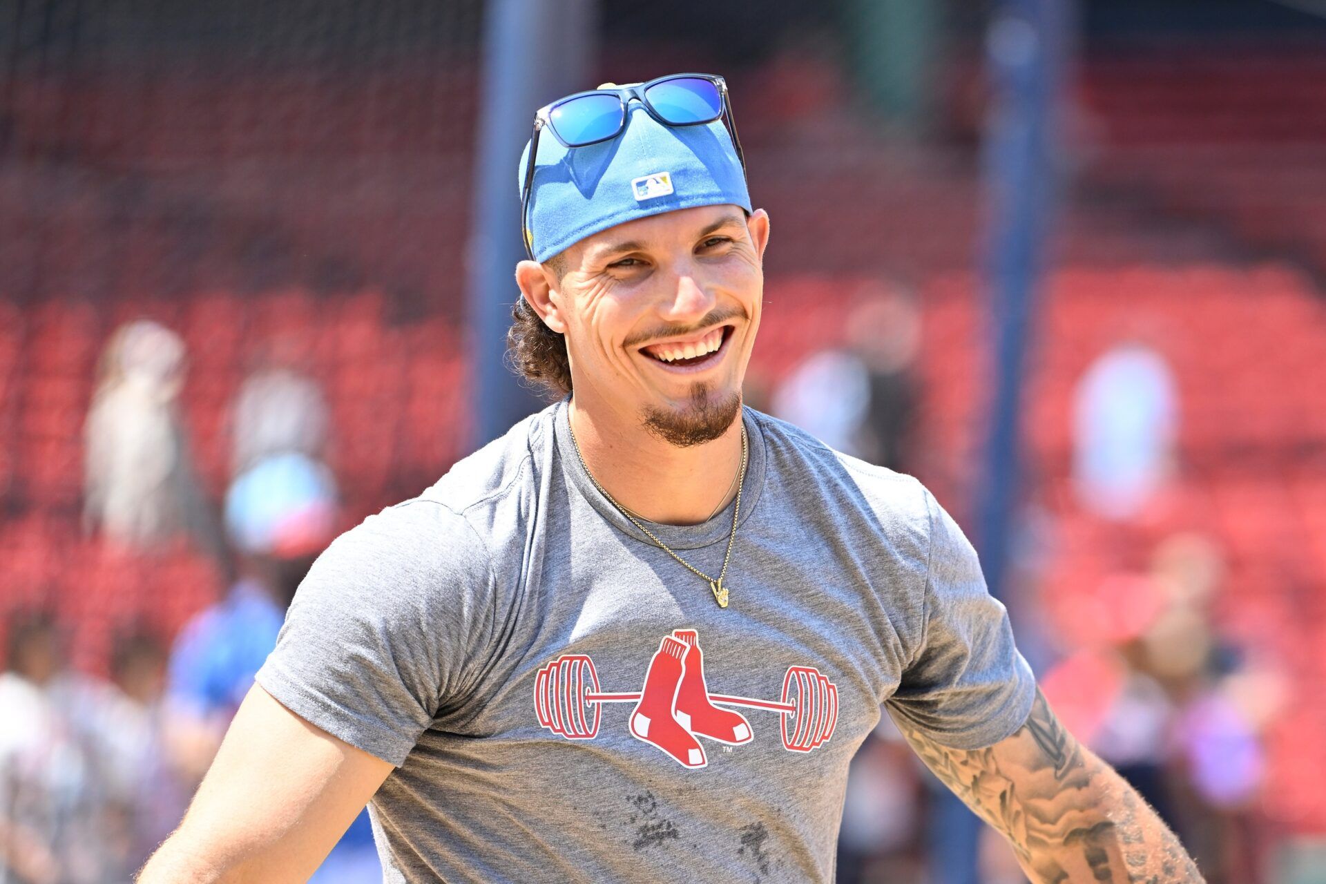 BREAKING: Boston Shockwave! Red Sox Lock Up Jarren Duran in a Daring $7.75 Million Gamble In the chilly breeze at Fenway Park, the Boston Red Sox just made a terrible gamble by locking up Jarren Duran with a $7.75 million contract, ending the salary dispute drama but opening up a hot question: can Fenway's Flash repeat the 2024 miracle and turn the 2026 season into... -T