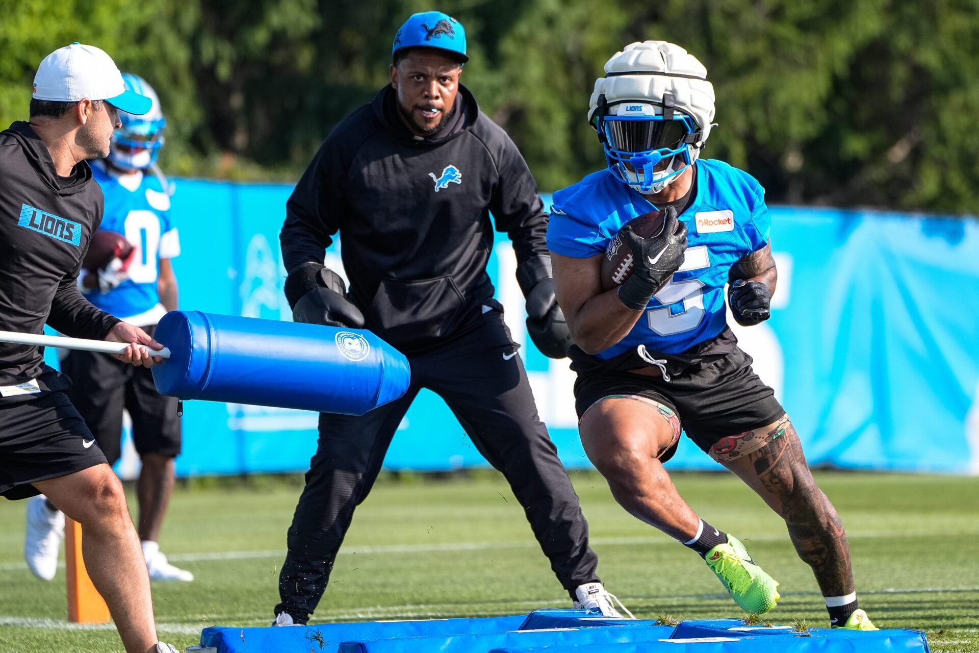 Detroit Lions running back David Montgomery (5) practices during training camp at Meijer Performance Center in Allen Park on Monday, July 21, 2025.