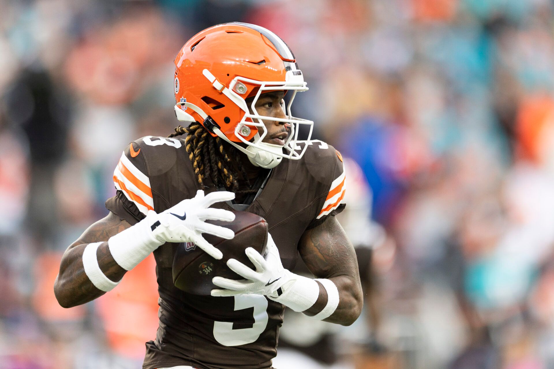 Cleveland Browns wide receiver Jerry Jeudy (3) catches the ball during the first quarter against the Miami Dolphins at Huntington Bank Field.