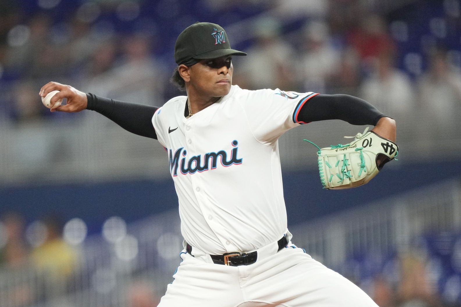 Miami Marlins pitcher Edward Cabrera (27) pitches in the first inning against the San Diego Padres at loanDepot Park.