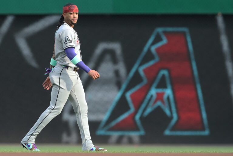 Arizona Diamondbacks second baseman Ketel Marte (4) warms up before the gme against the Pittsburgh Pirates at PNC Park.