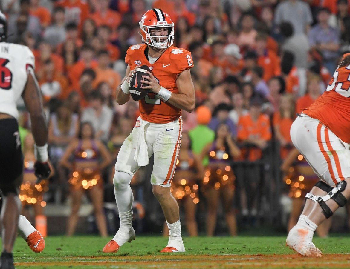 Clemson Tigers quarterback Cade Klubnik (2) drops back to pass against the Louisville Cardinals during the second quarter at Memorial Stadium.