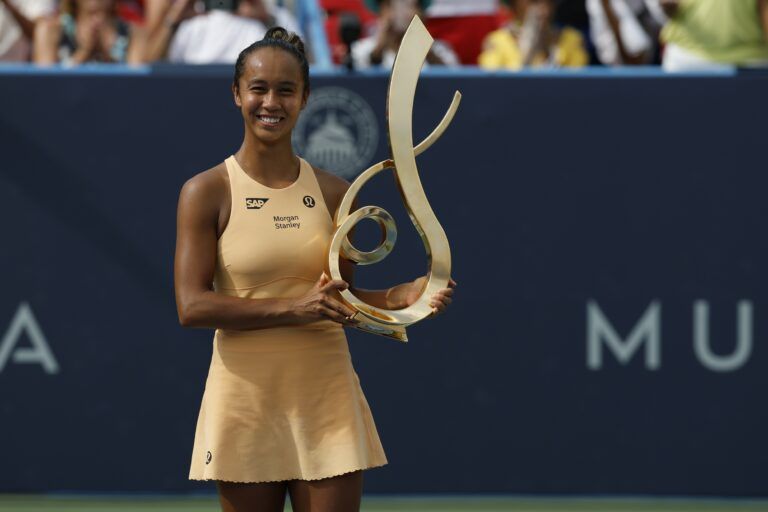 Leylah Fernandez (CAN) celebrates with the championship trophy after her match against Anna Kalinskaya (not pictured) in the women's singles final of the Mubadala Citi DC Open at Rock Creek Park Tennis Center.