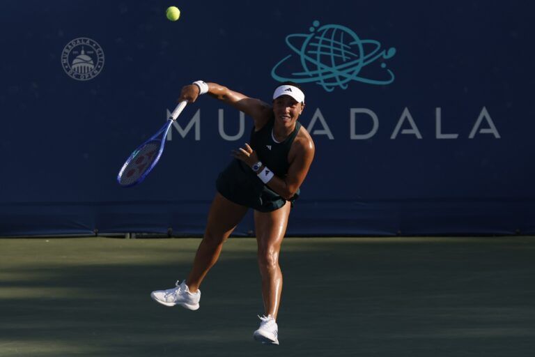 Jessica Pegula (USA) serves against Leylah Fernandez (CAN)(not pictured) in a women's singles match on day four of the Mubadala Citi DC Open at Rock Creek Park Tennis Center.