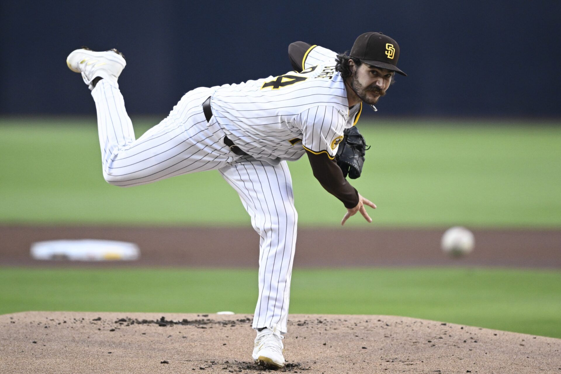 Dylan Cease Trade Race Heats Up With Cubs Mets Leading Aggressive Dylan Cease Trade Race Heats 07 30 25 1920x1280