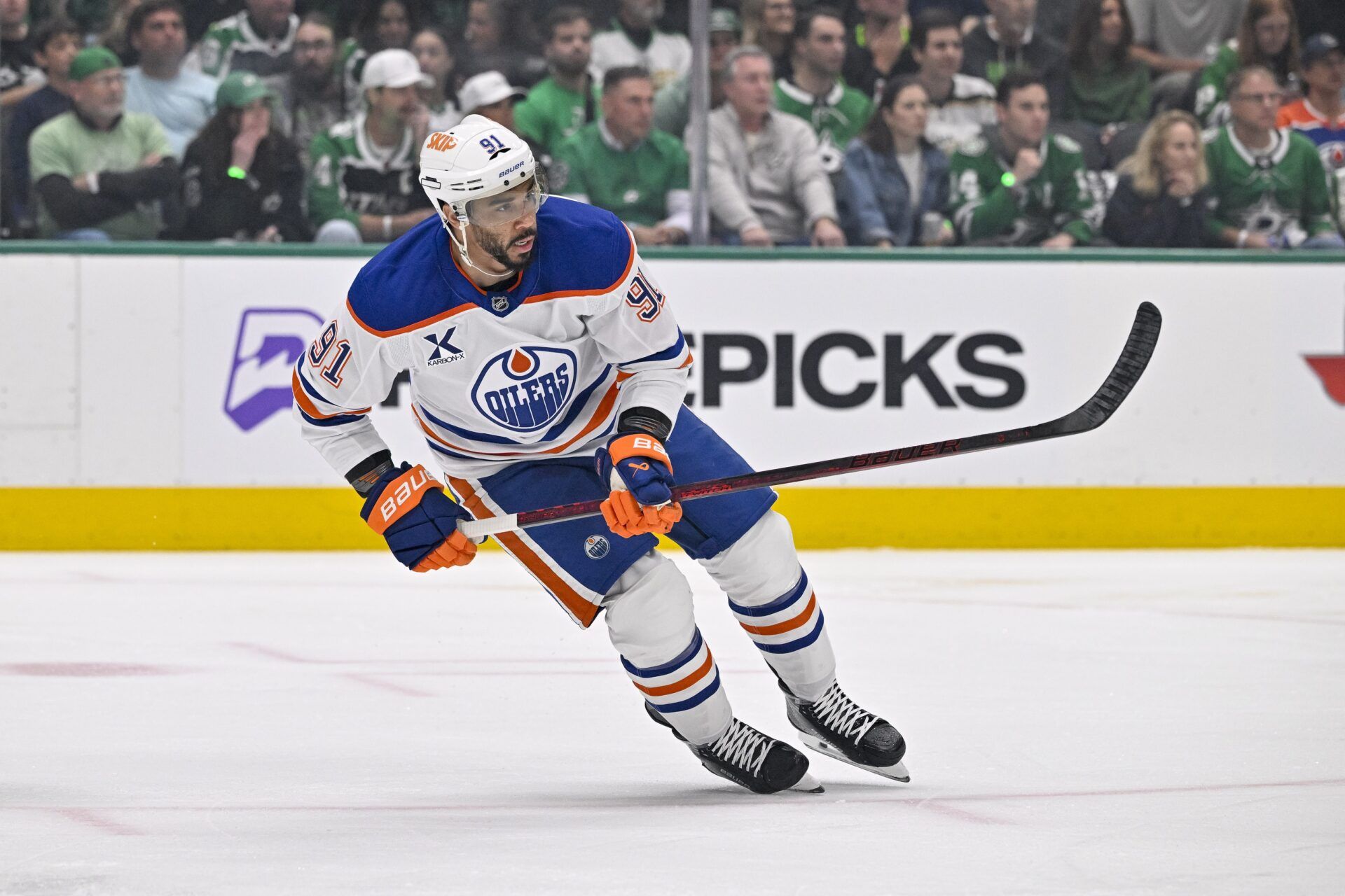 Edmonton Oilers left wing Evander Kane (91) in action during the game between the Dallas Stars and the Edmonton Oilers in game five of the Western Conference Final of the 2025 Stanley Cup Playoffs at American Airlines Center.