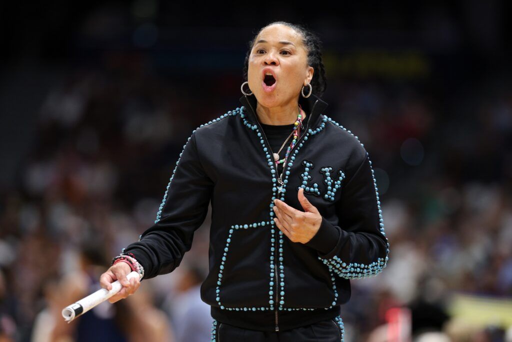 Dawn Staley Leaves Honest Opinion on Gamecocks’ Football Stadium Ahead of New Season thumbnail