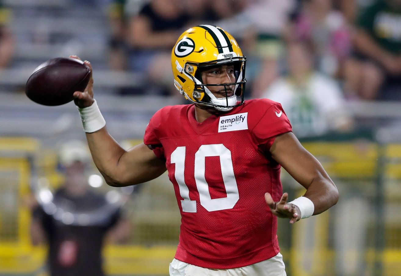 Green Bay Packers quarterback Jordan Love (10) passes the ball during Green Bay Packers Family Night on Aug. 2, 2025 at Lambeau Field in Green Bay, Wis.