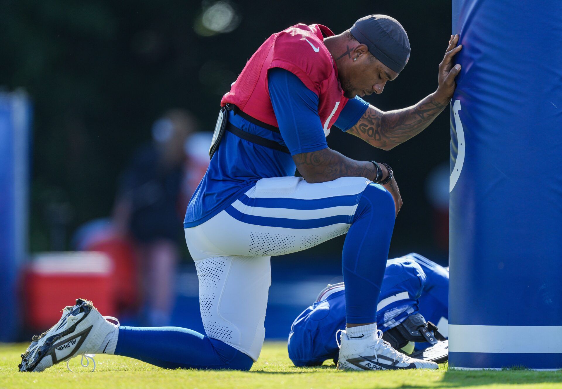 Indianapolis Colts quarterback Anthony Richardson Sr. (5) prays Sunday, Aug. 3, 2025, ahead of Indianapolis Colts Training Camp at Grand Park in Westfield.