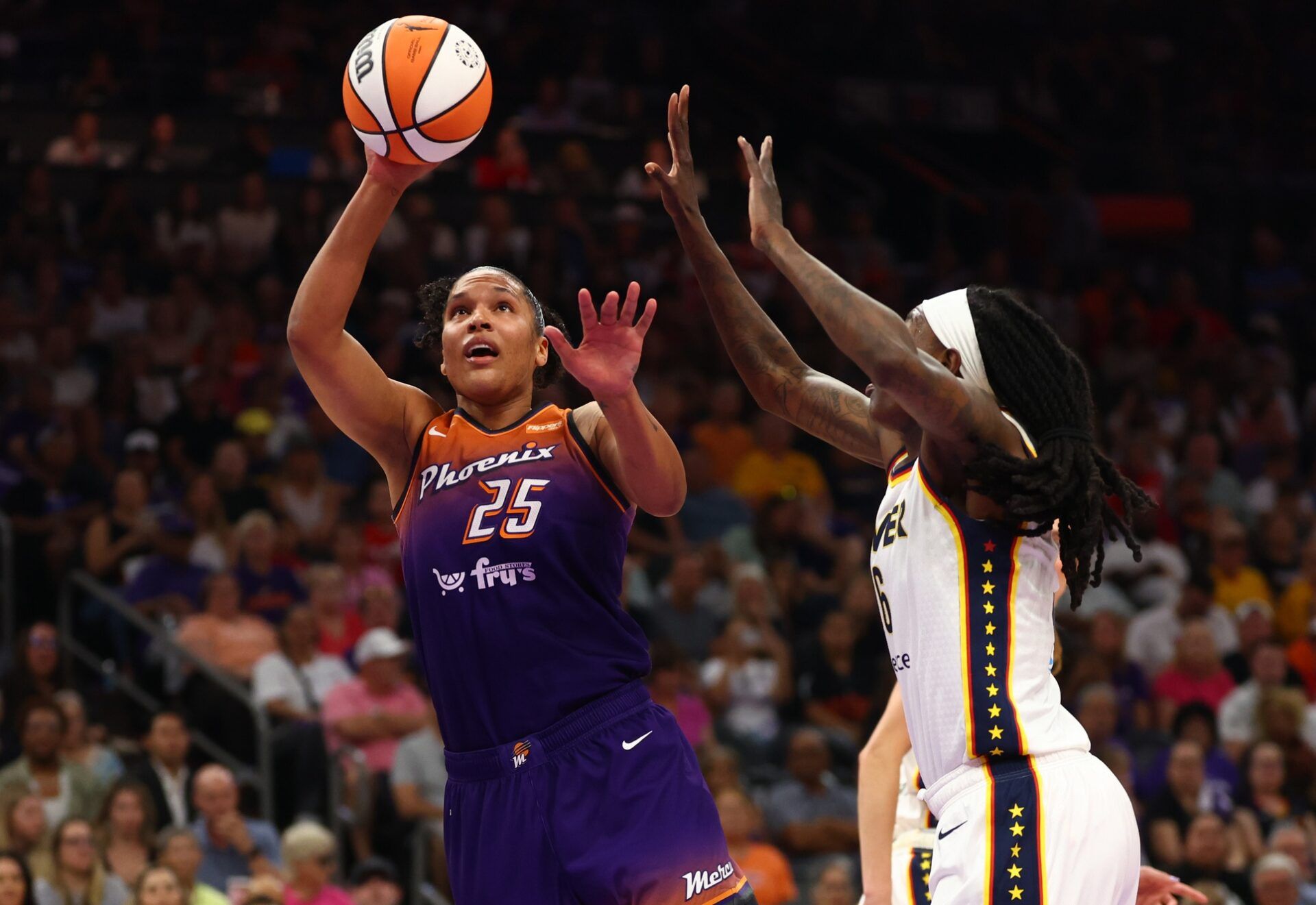 Phoenix Mercury forward Alyssa Thomas (25) against the Indiana Fever during WNBA game at PHX Arena.