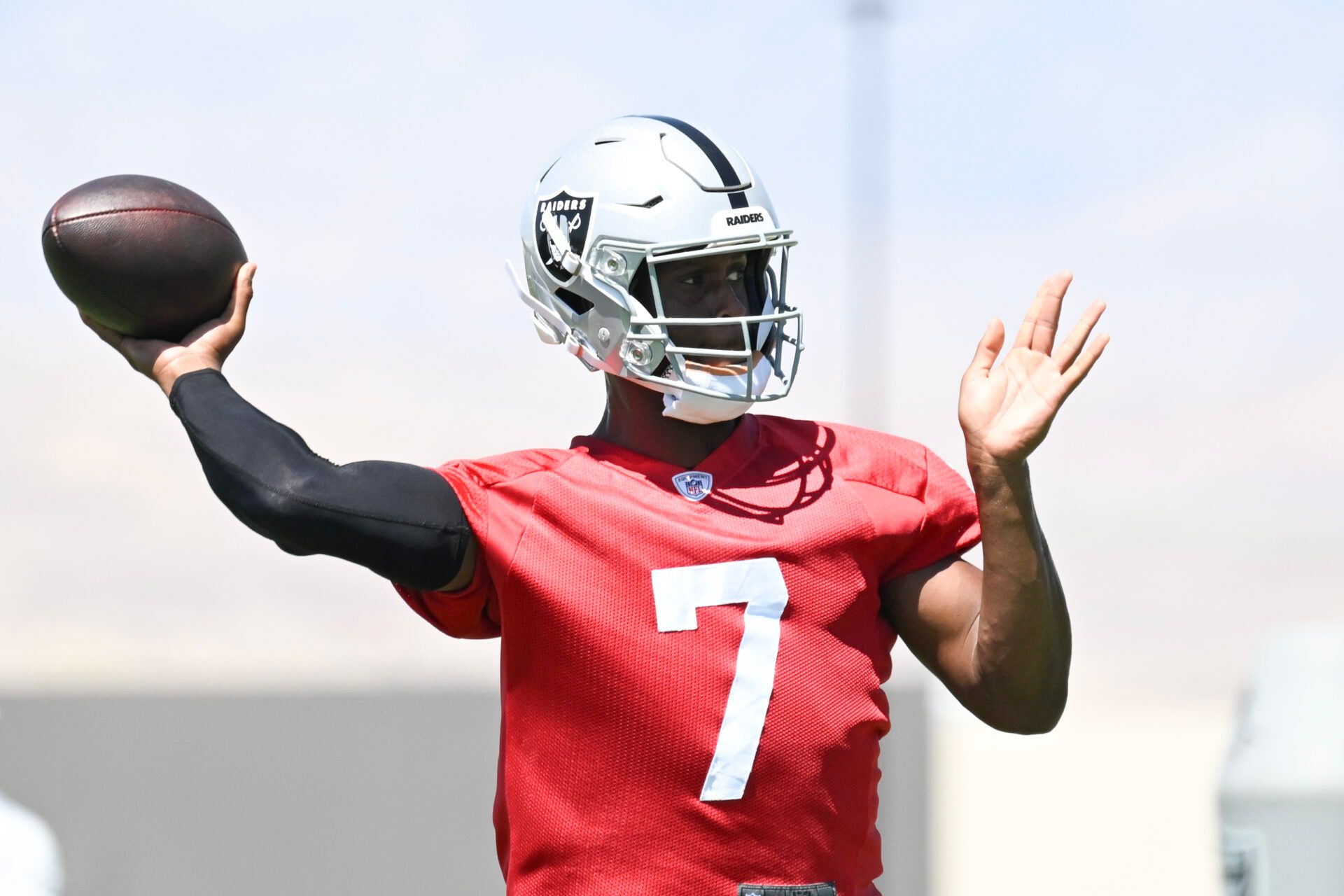 Las Vegas Raiders quarterback Geno Smith (7) throws the ball during Las Vegas Raiders Minicamp at Intermountain Health Performance Center.